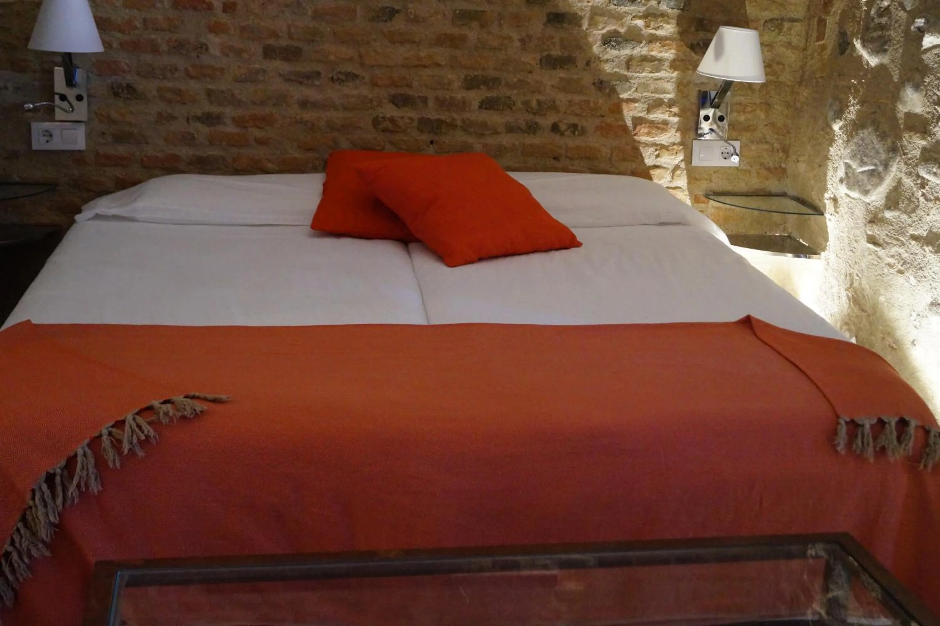Bed in Onyar apartments Rambla de la llibertat 27