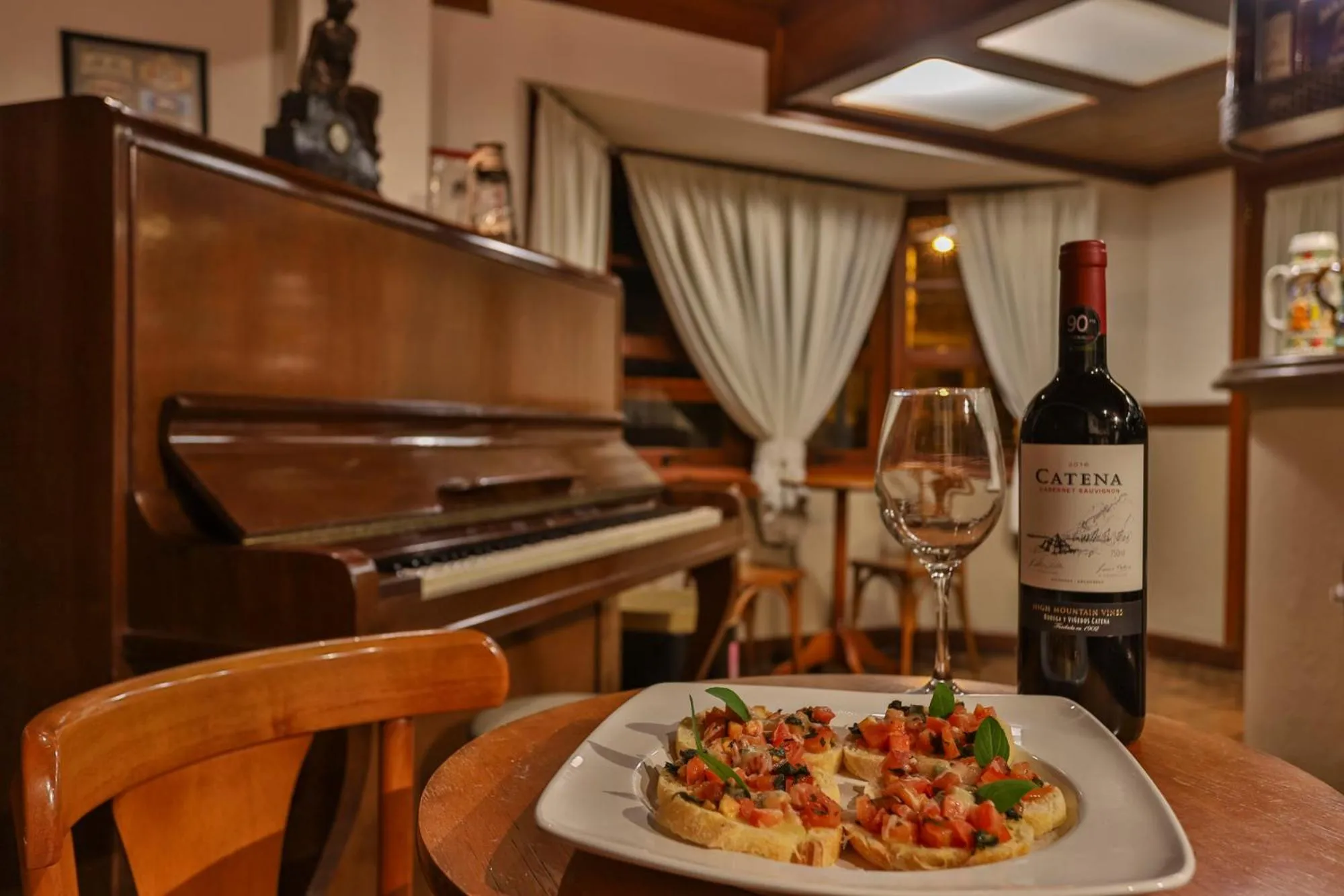 Lounge or bar in Esquilo Hotel