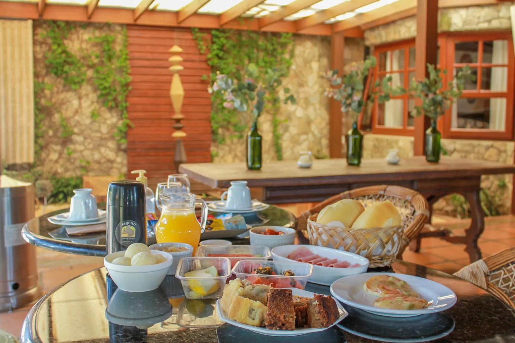 Breakfast in Esquilo Hotel