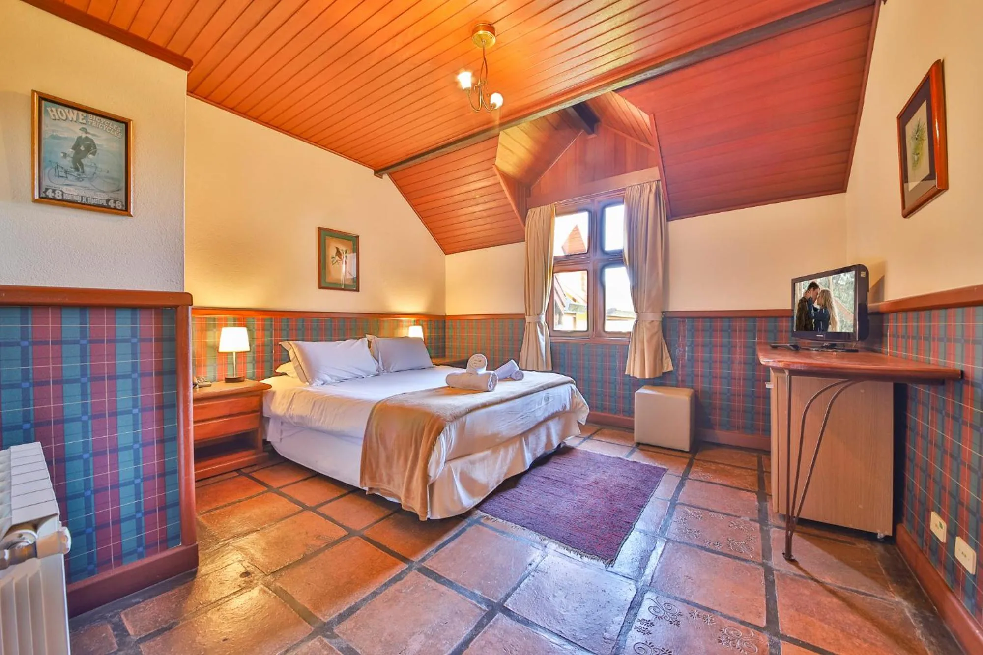 Photo of the whole room, Bed in Esquilo Hotel