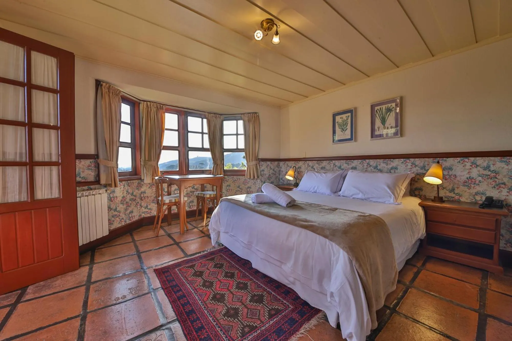 Photo of the whole room, Bed in Esquilo Hotel