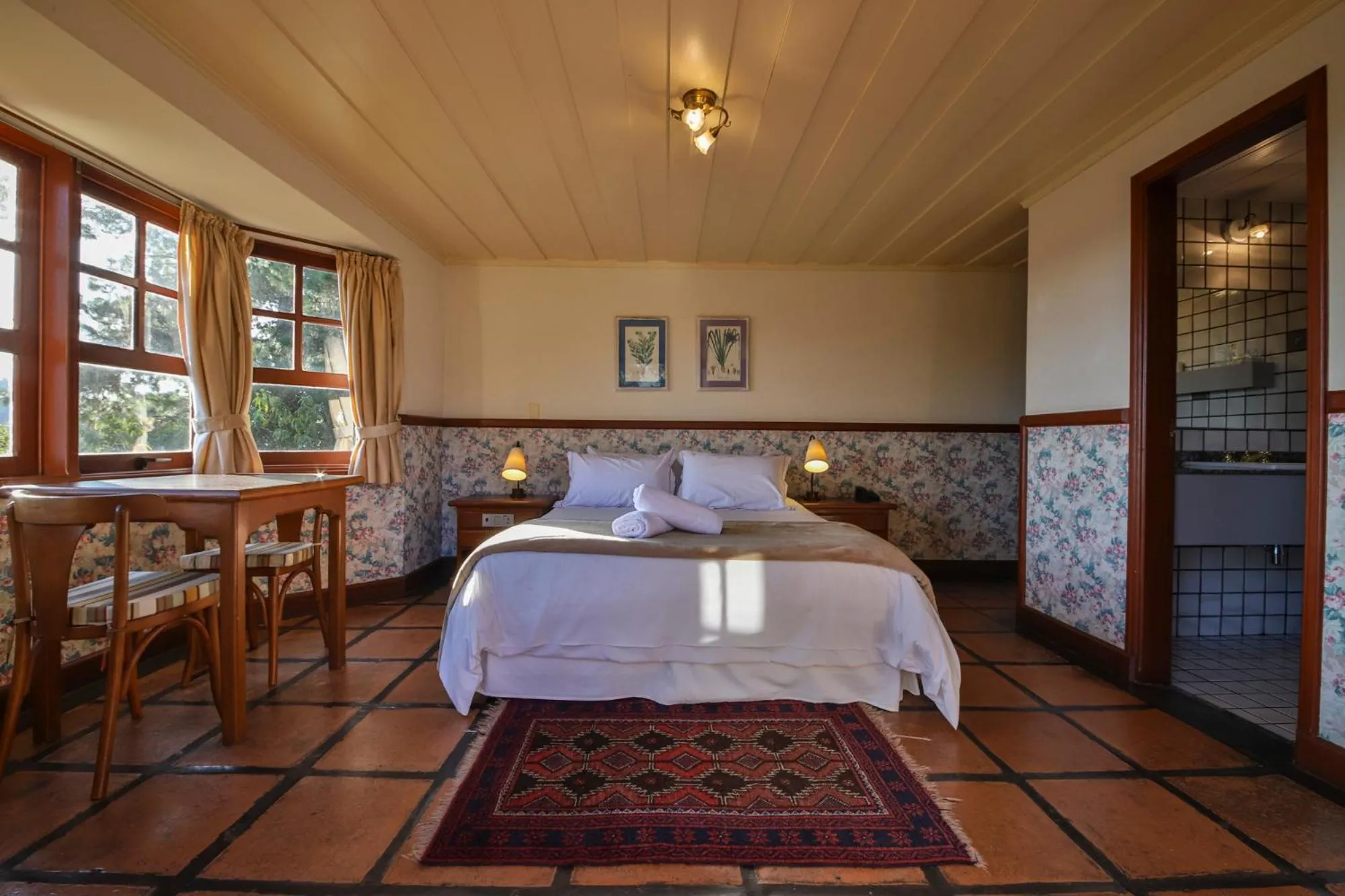 Photo of the whole room, Bed in Esquilo Hotel