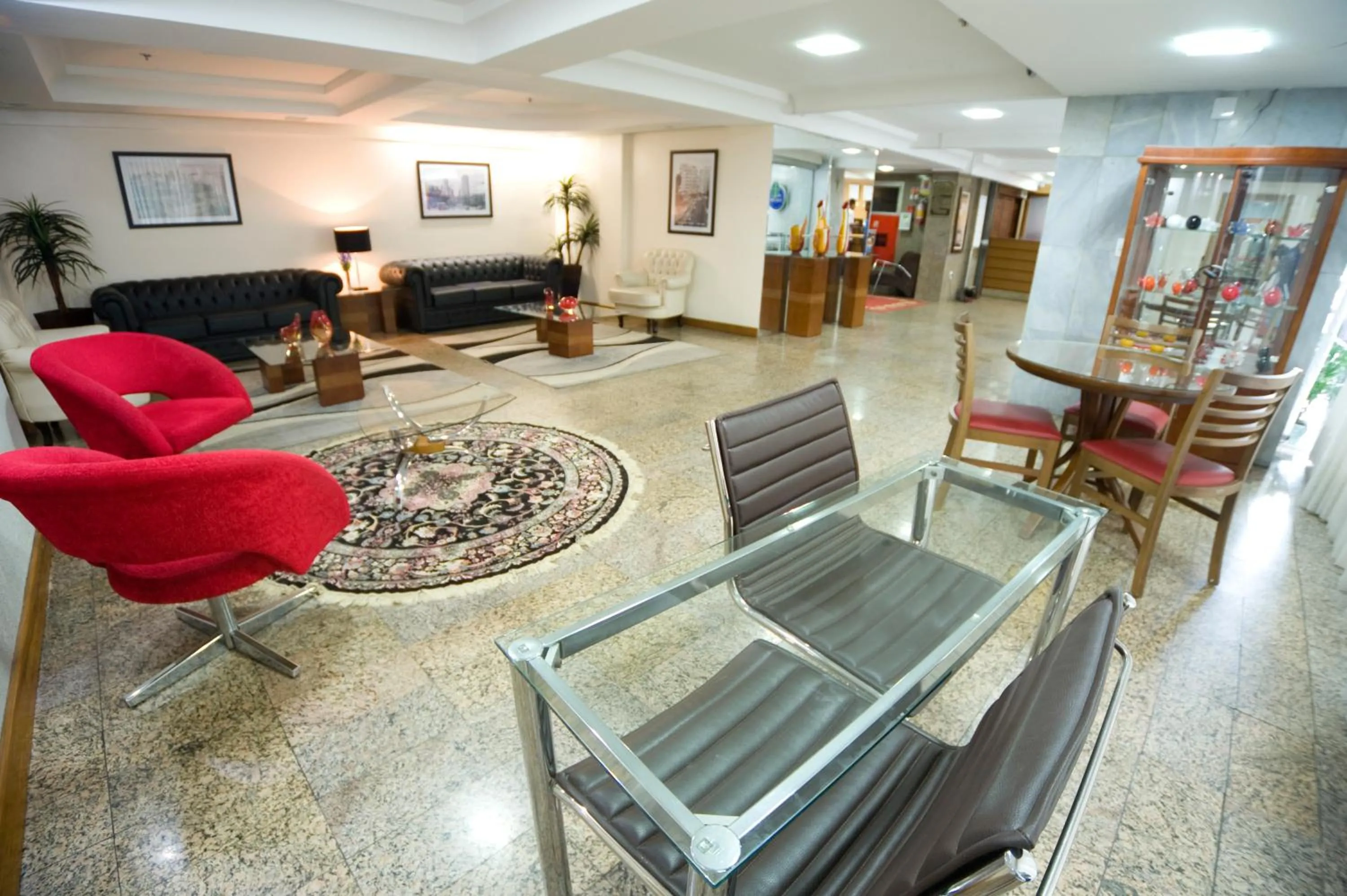 Lobby or reception in Hotel Dan Inn Express Porto Alegre by Nacional Inn -Próximo à Arena do Grêmio, Parque Harmonia e Réveillon na Orla do Guaíba