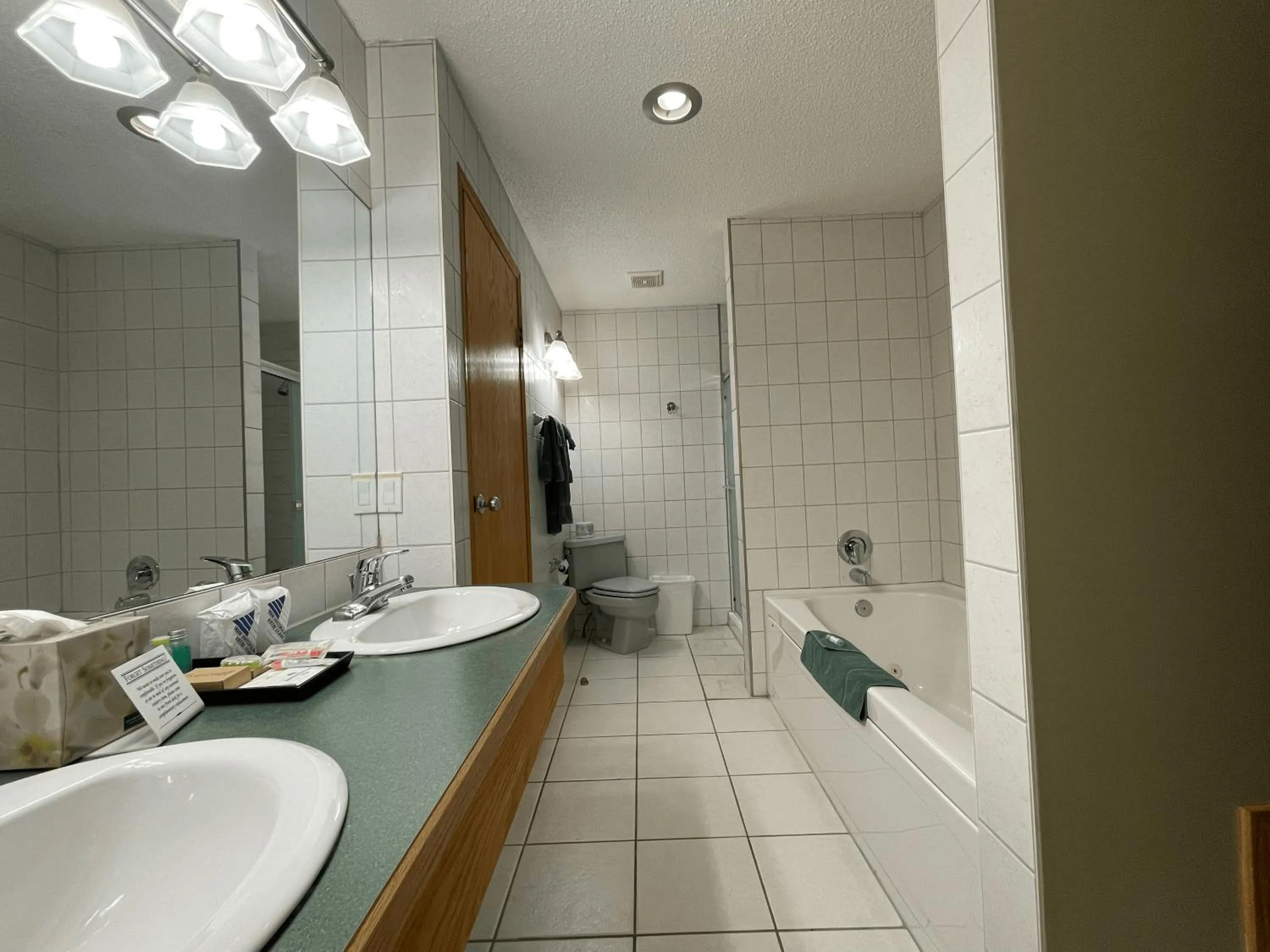 Best Maple Inn - Drayton Valley