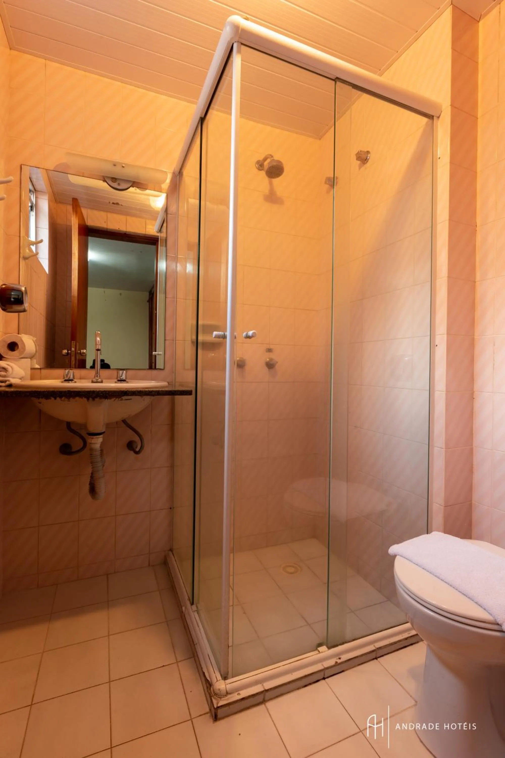 Toilet in Rede Andrade Mercado Hotel