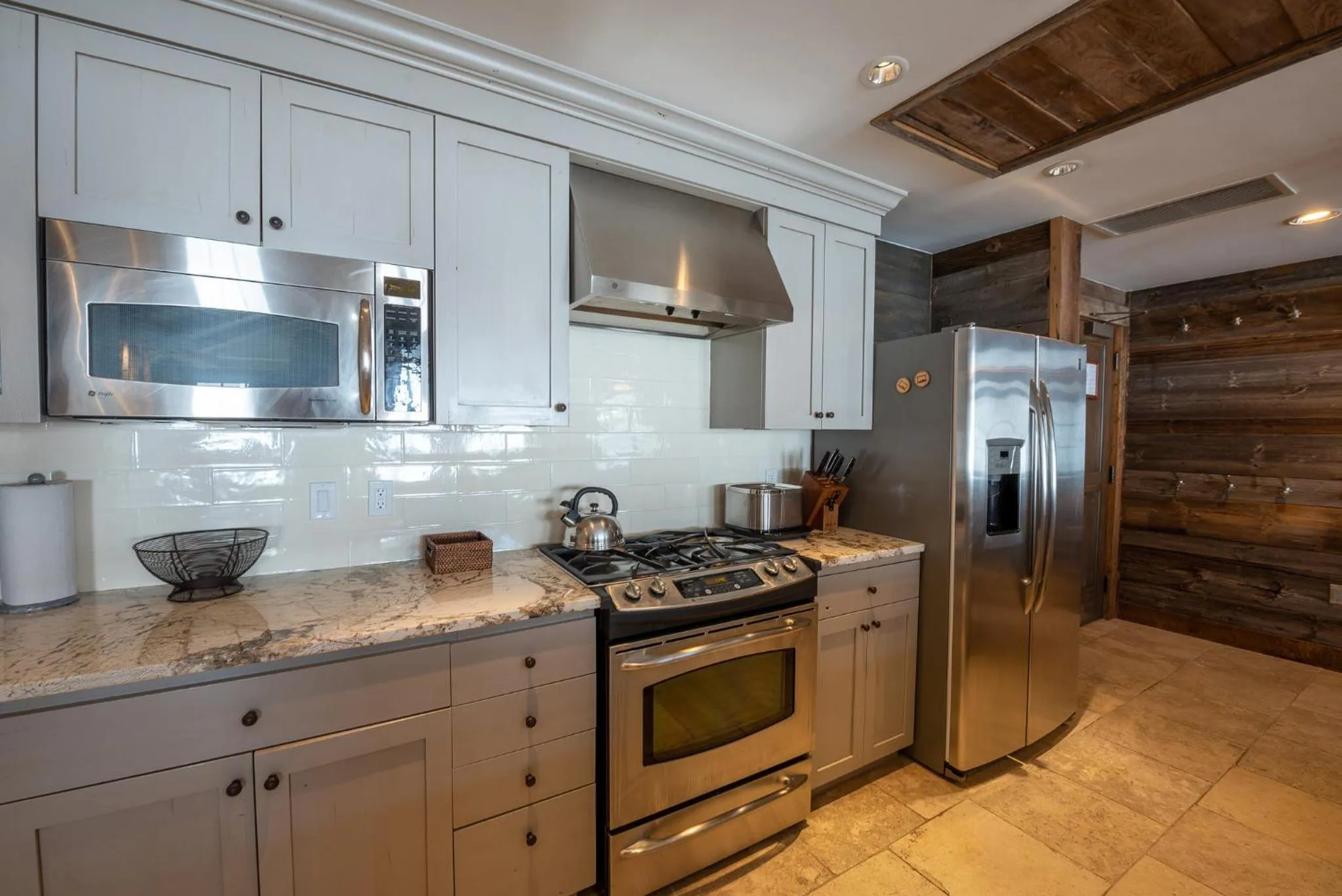 Kitchen or kitchenette in The Lodge at Mountaineer Square, A Vail Resorts Property