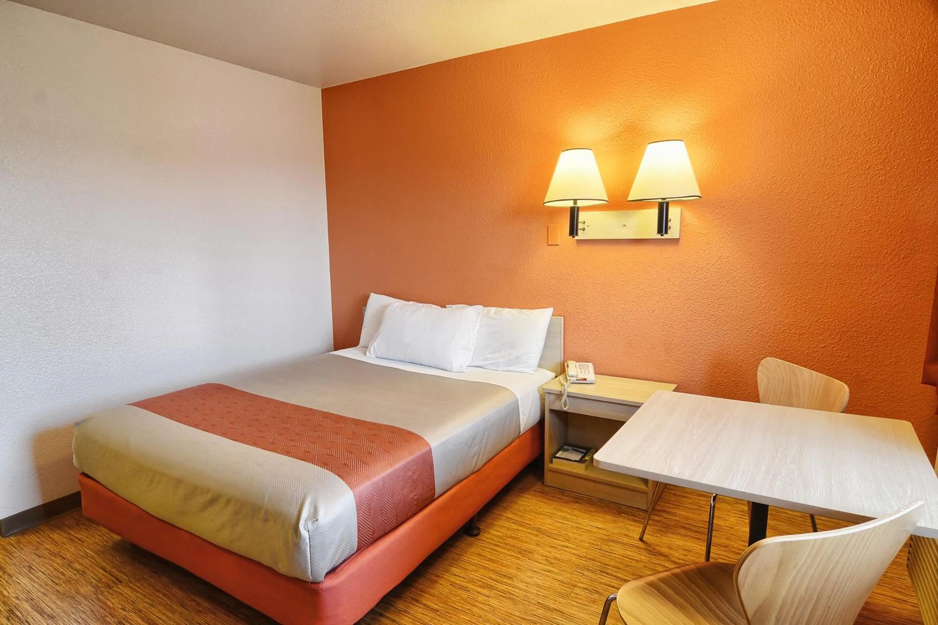 Photo of the whole room, Bed in Motel 6-Coeur D'Alene, ID