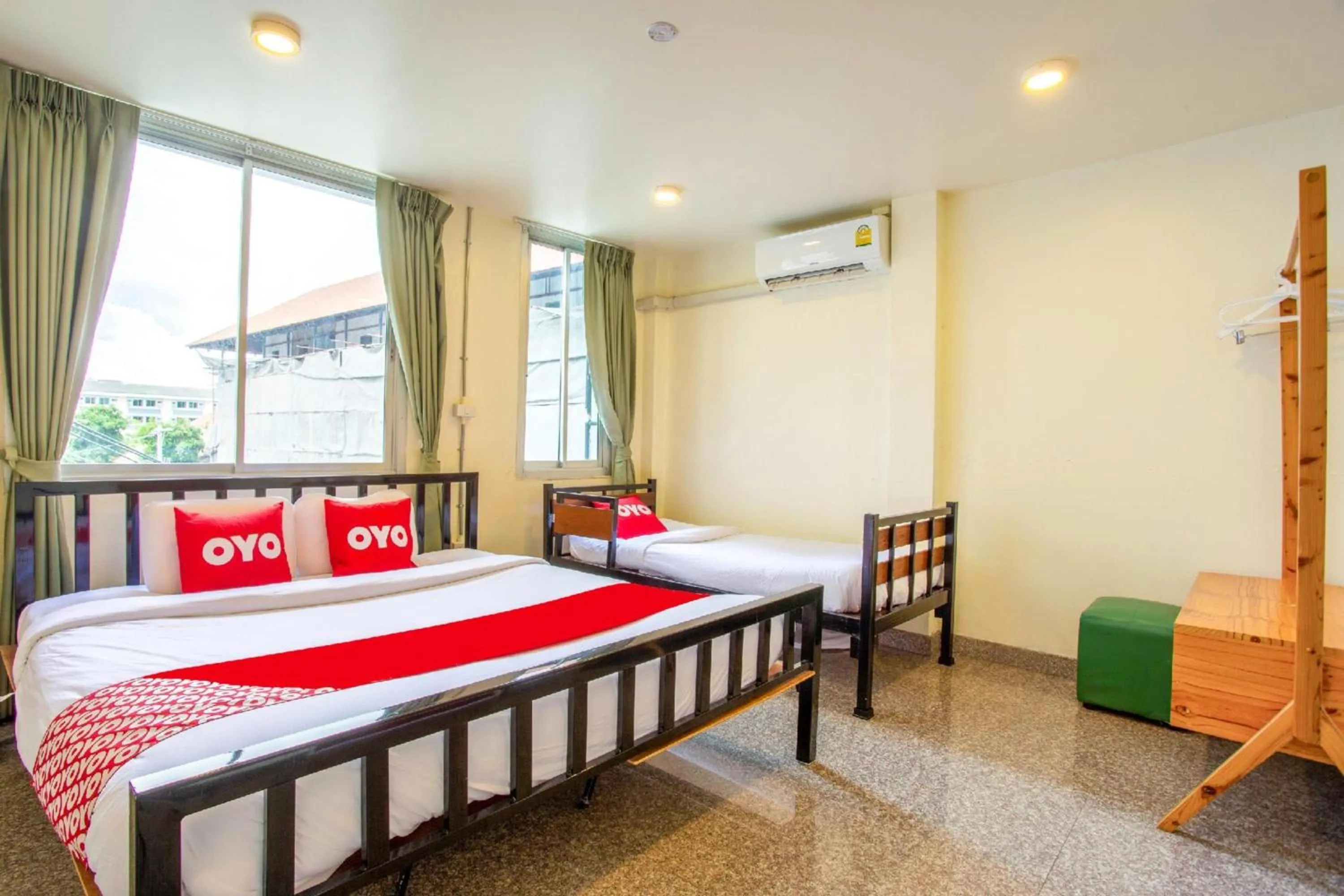 Photo of the whole room, Bed in OYO 928 Leaf Hostel