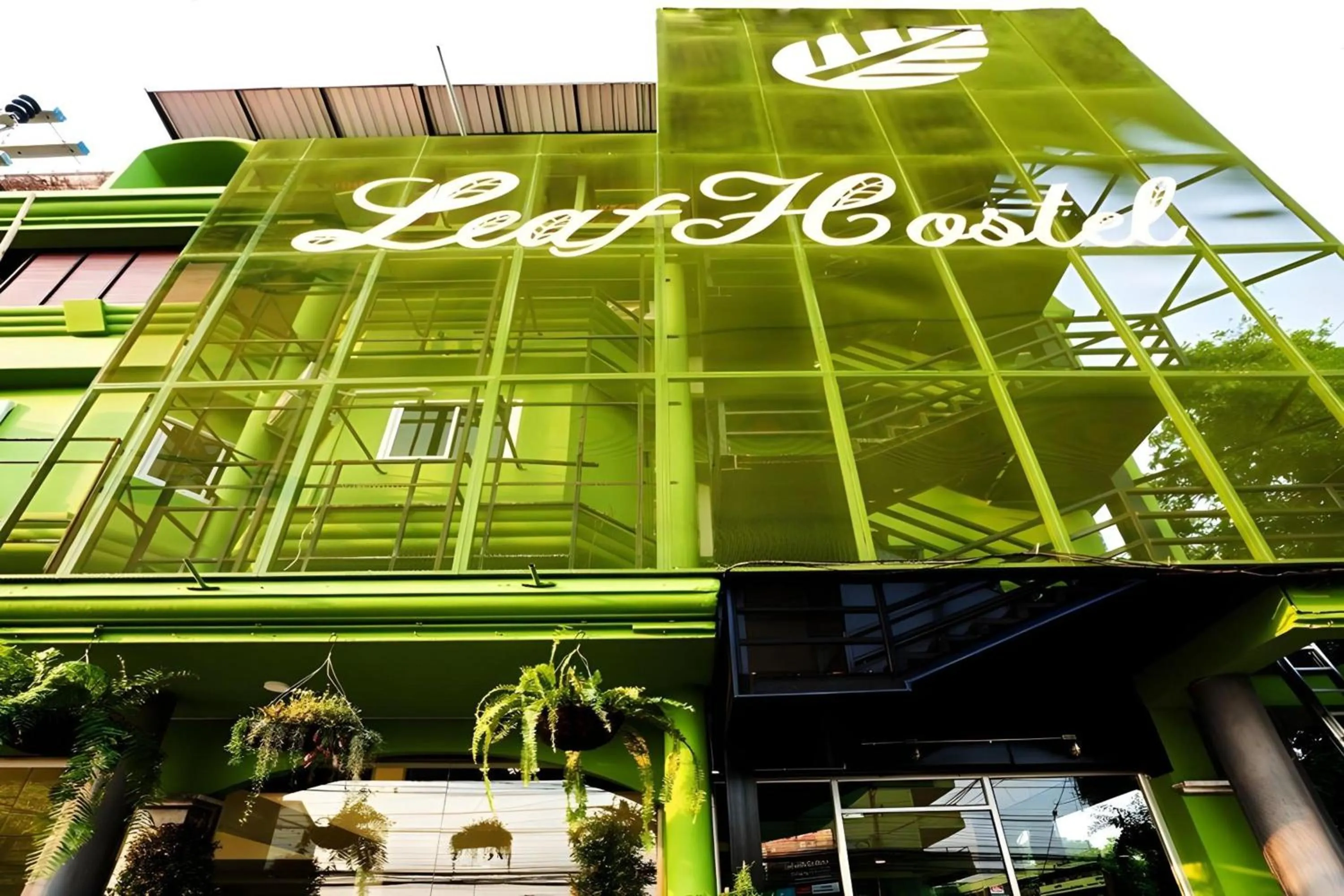 Property building in OYO 928 Leaf Hostel