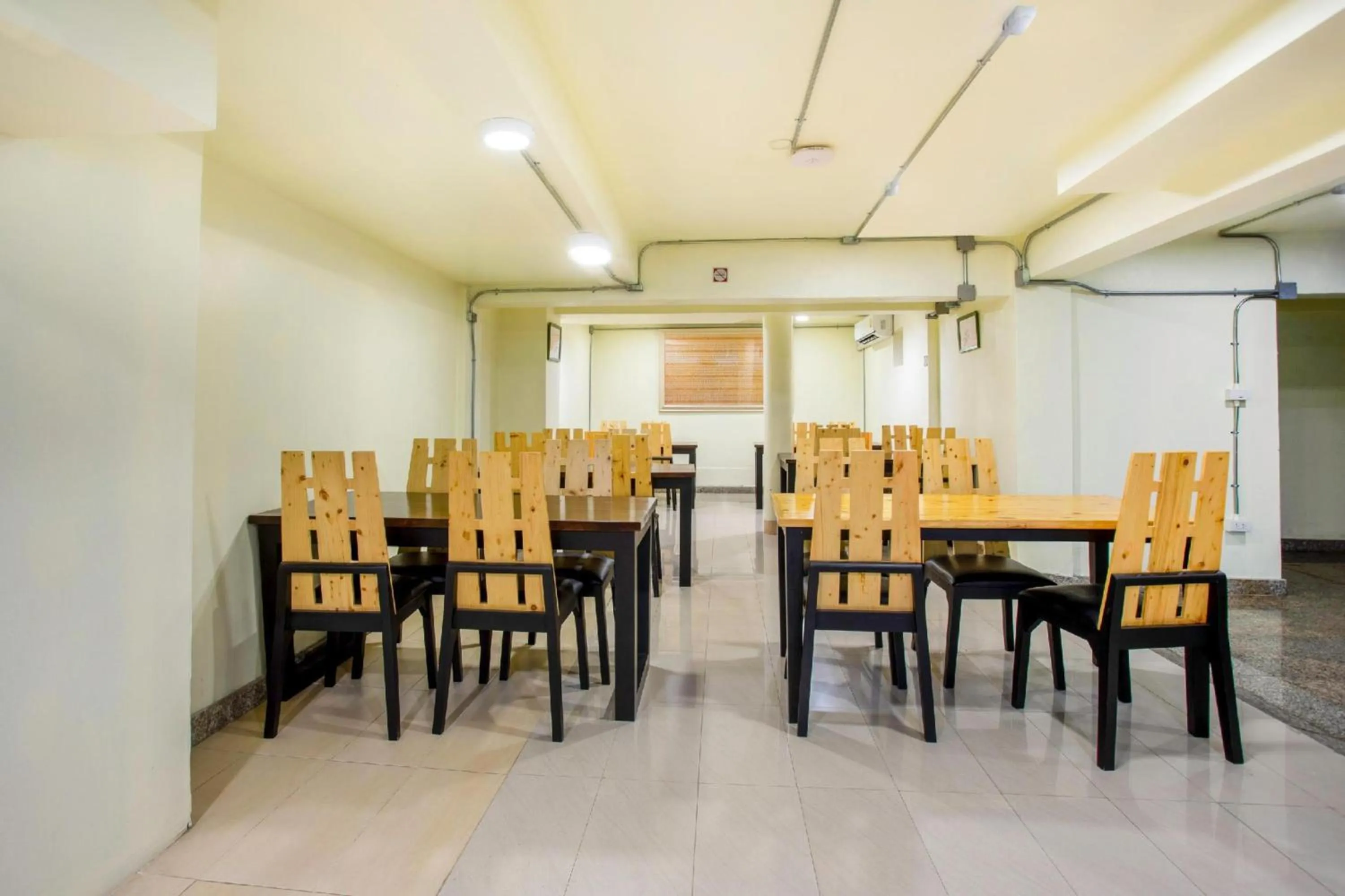 Lobby or reception in OYO 928 Leaf Hostel