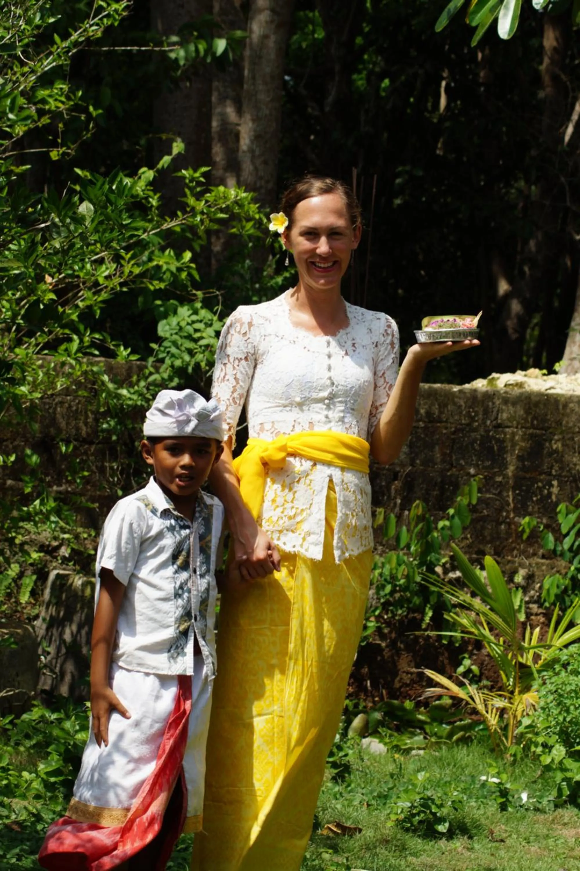 group of guests in Made Roejas Family