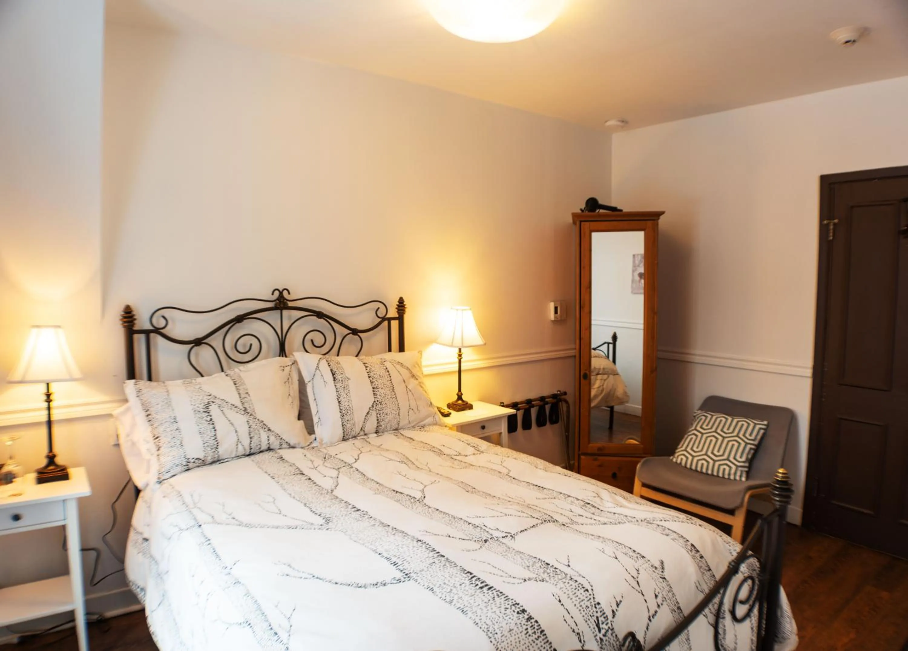 Garden view, Bed in Auberge La Marmite