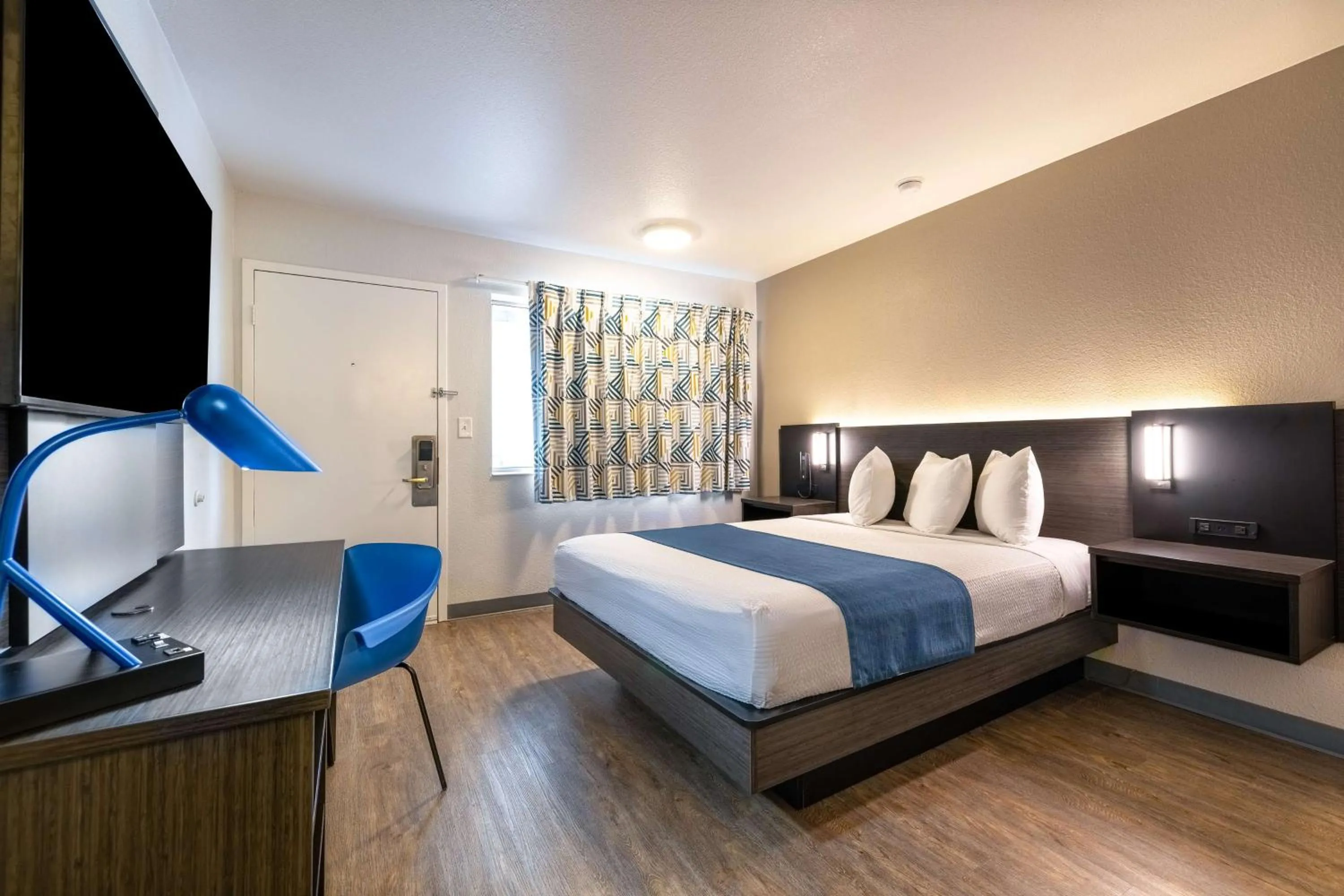 Bedroom, Bed in Motel 6-Twin Falls, ID