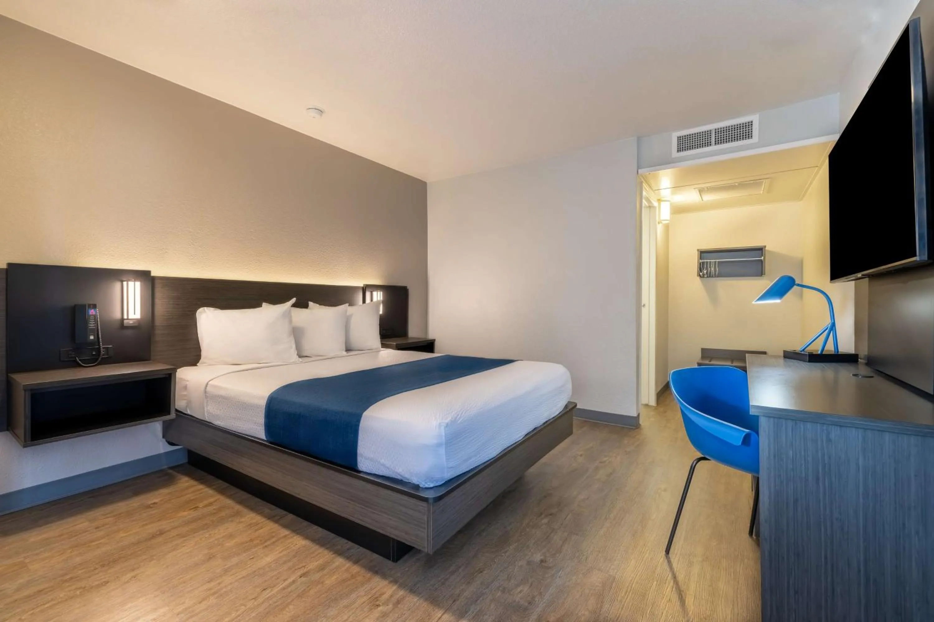 Bedroom, Bed in Motel 6-Twin Falls, ID