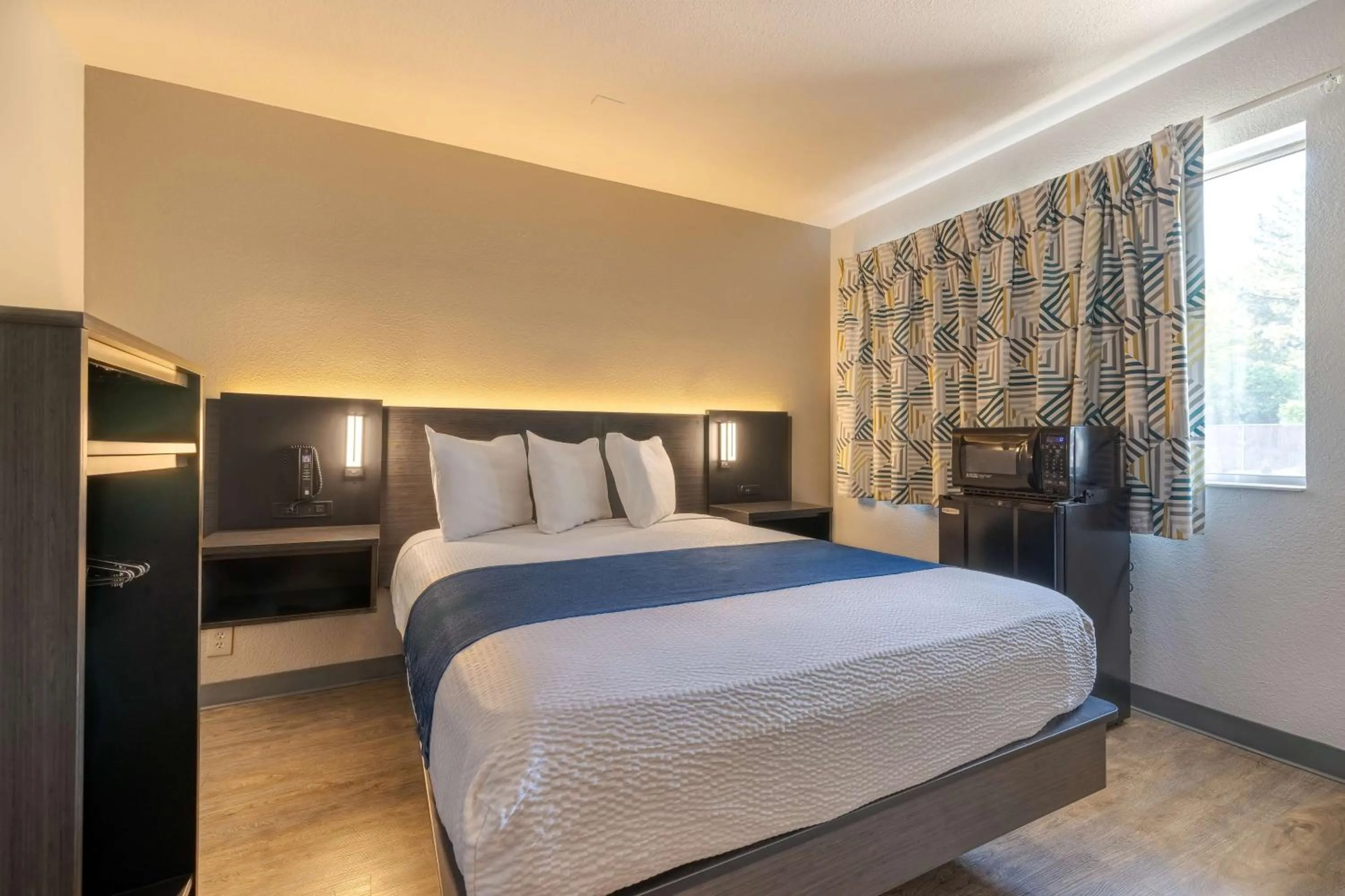 Bedroom, Bed in Motel 6-Twin Falls, ID