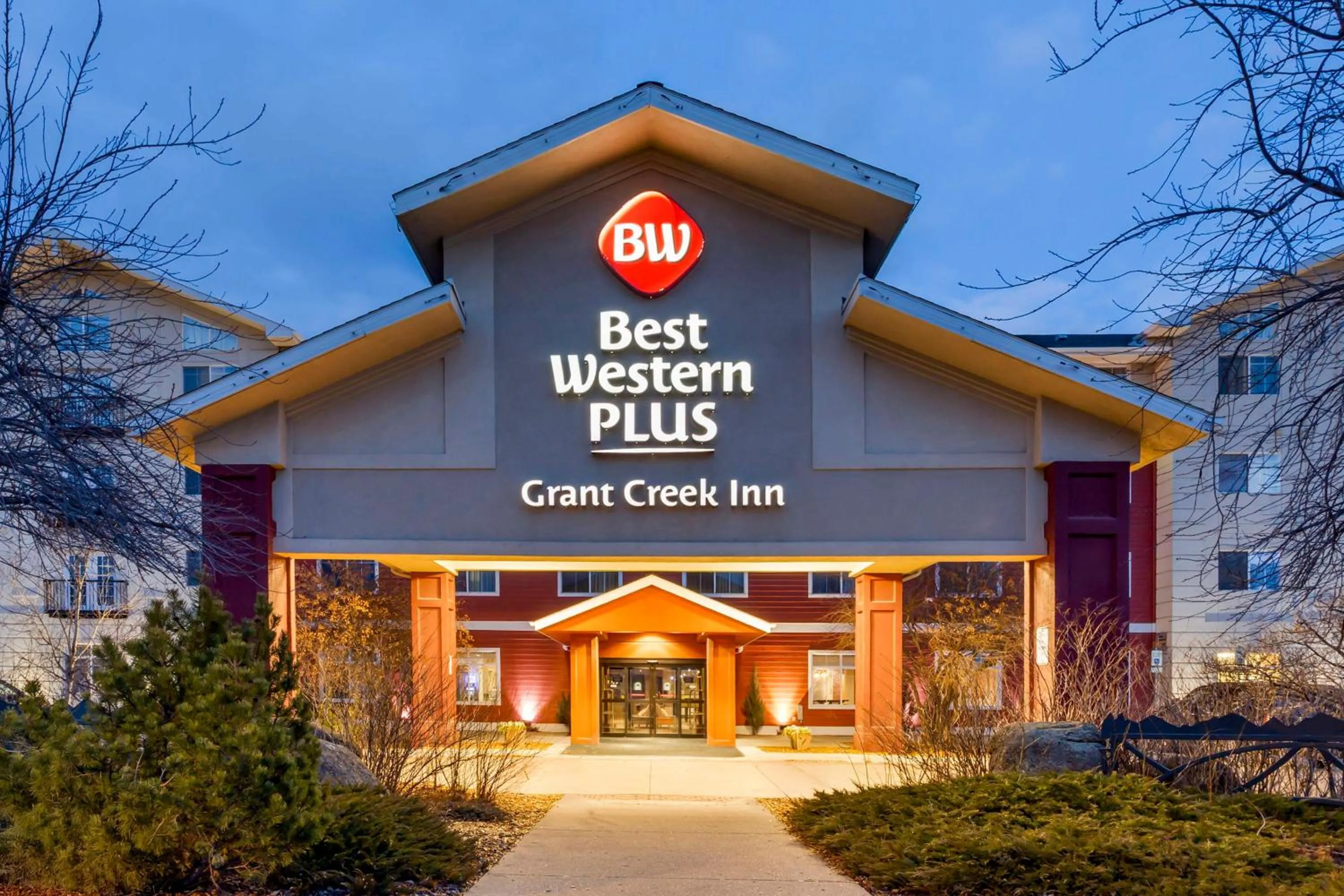 Property building in Best Western Plus Grant Creek Inn