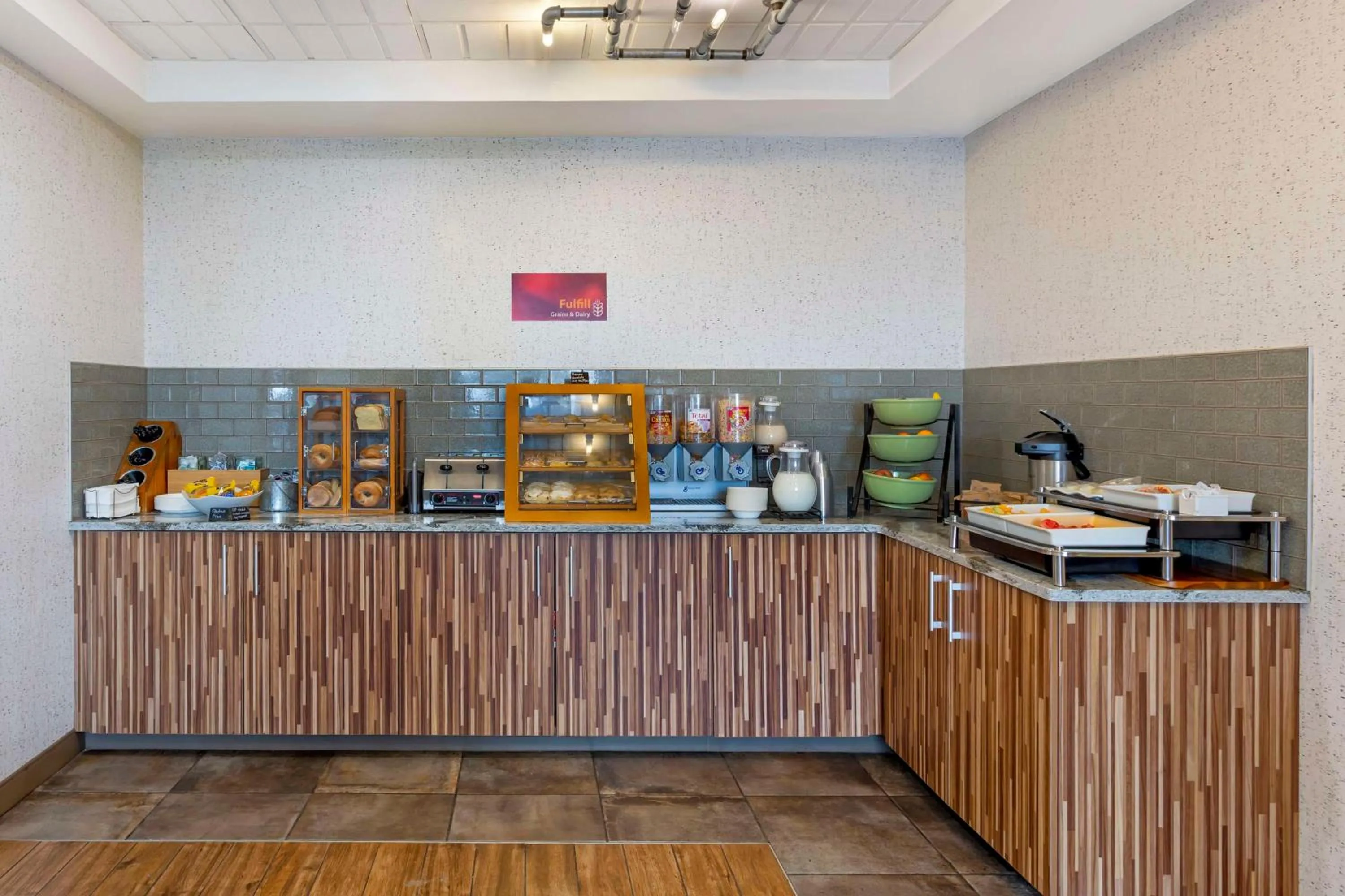 Breakfast in Best Western Plus Grant Creek Inn