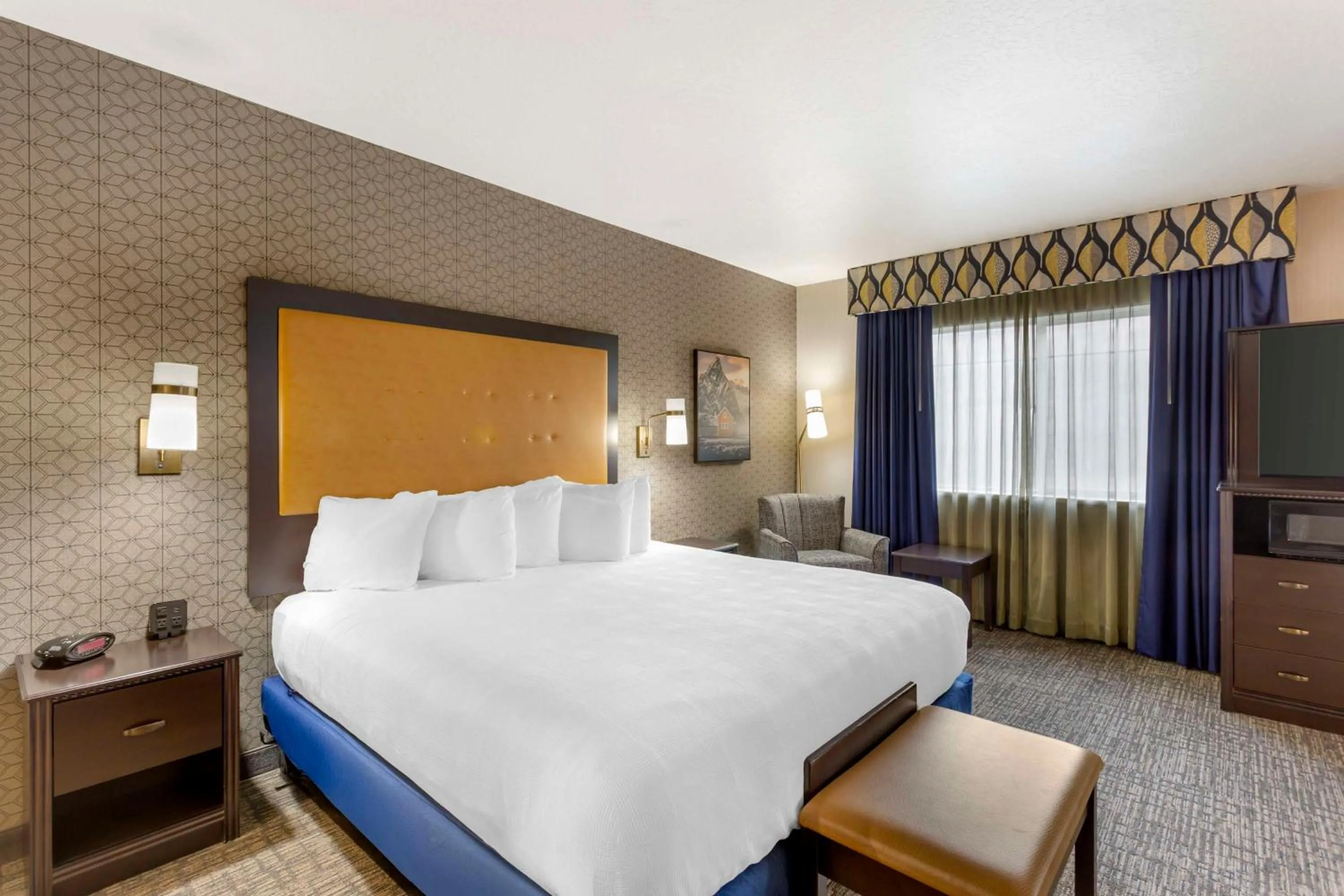 Bedroom, Bed in Best Western Plus Grant Creek Inn