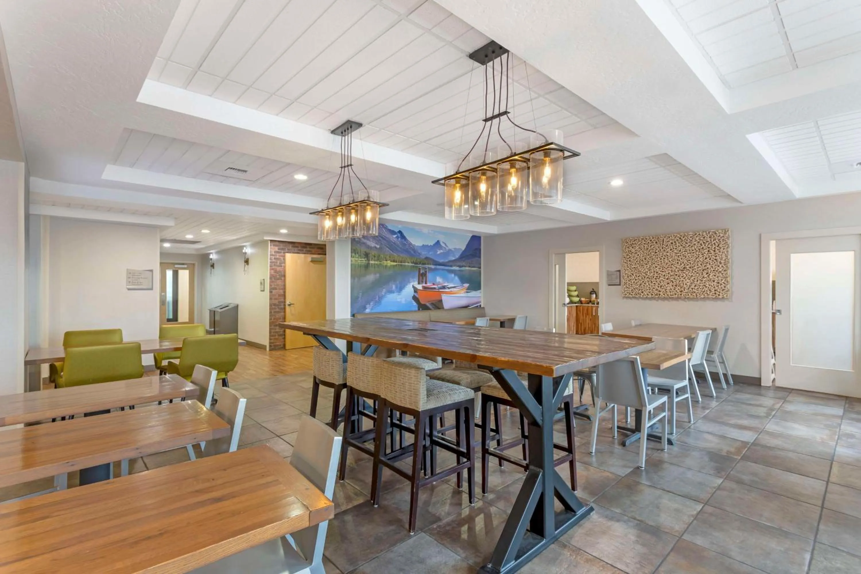 Breakfast in Best Western Plus Grant Creek Inn