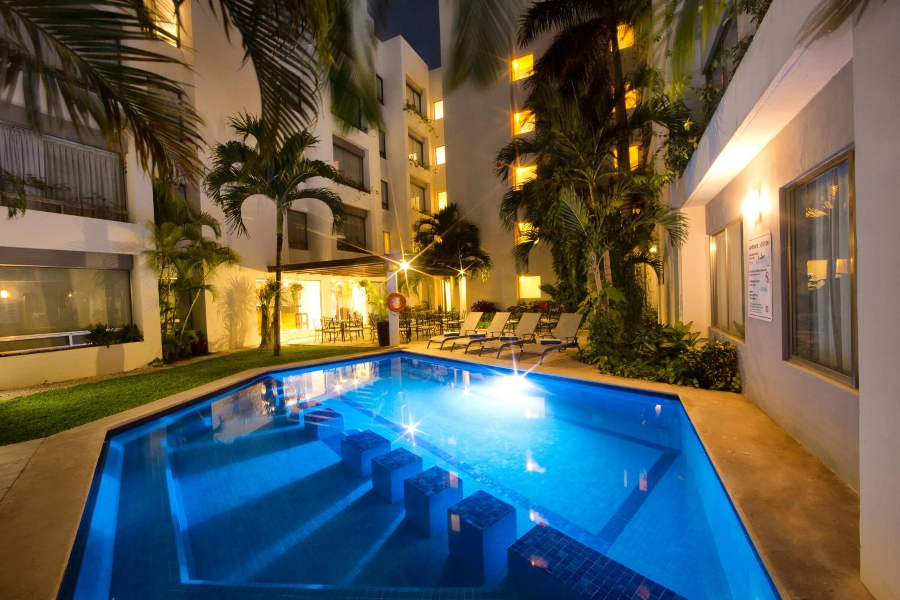 Swimming pool in Ambiance Suites
