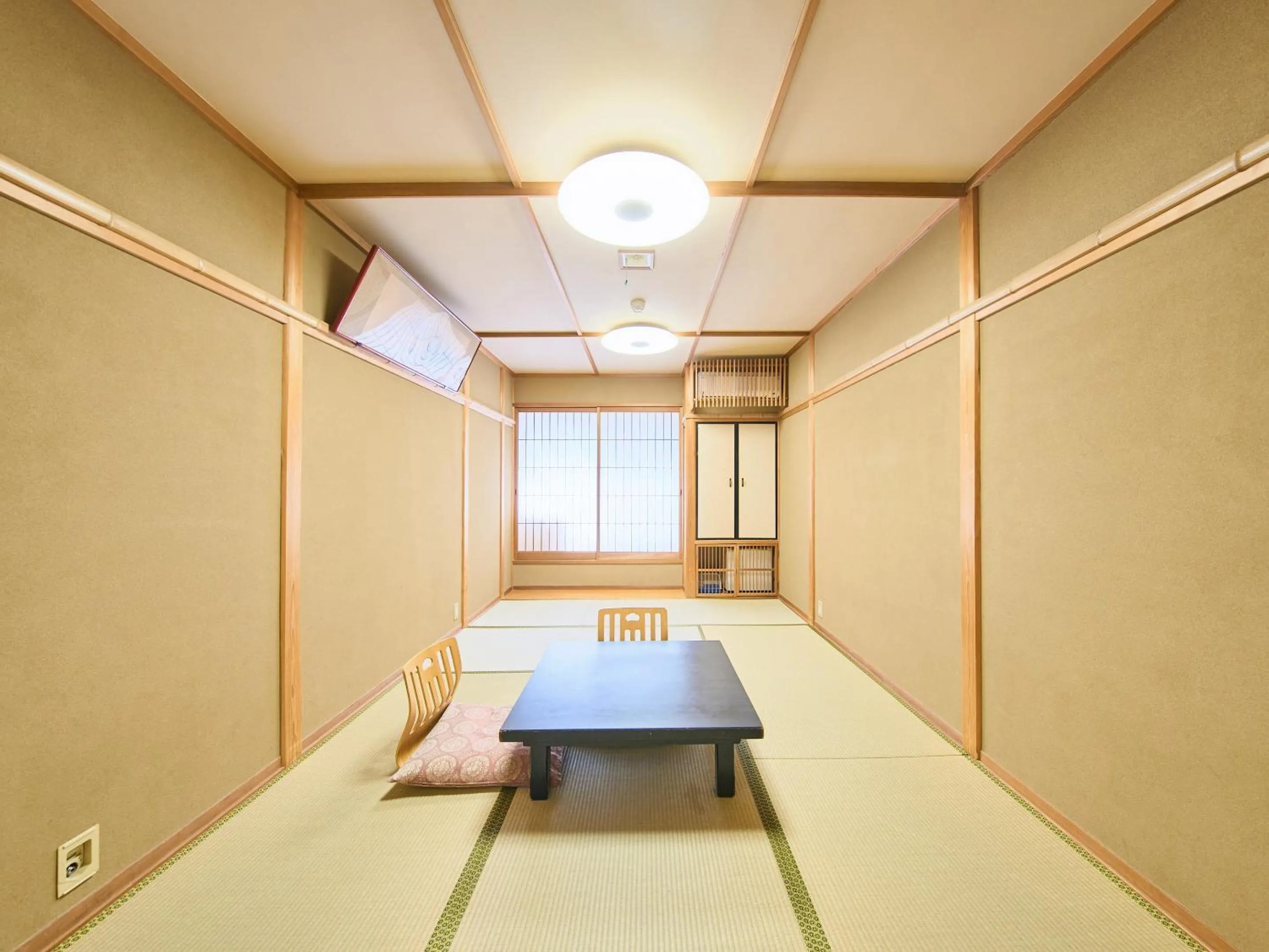 Photo of the whole room, Bed in Sinonomesou Kinosaki Onsen