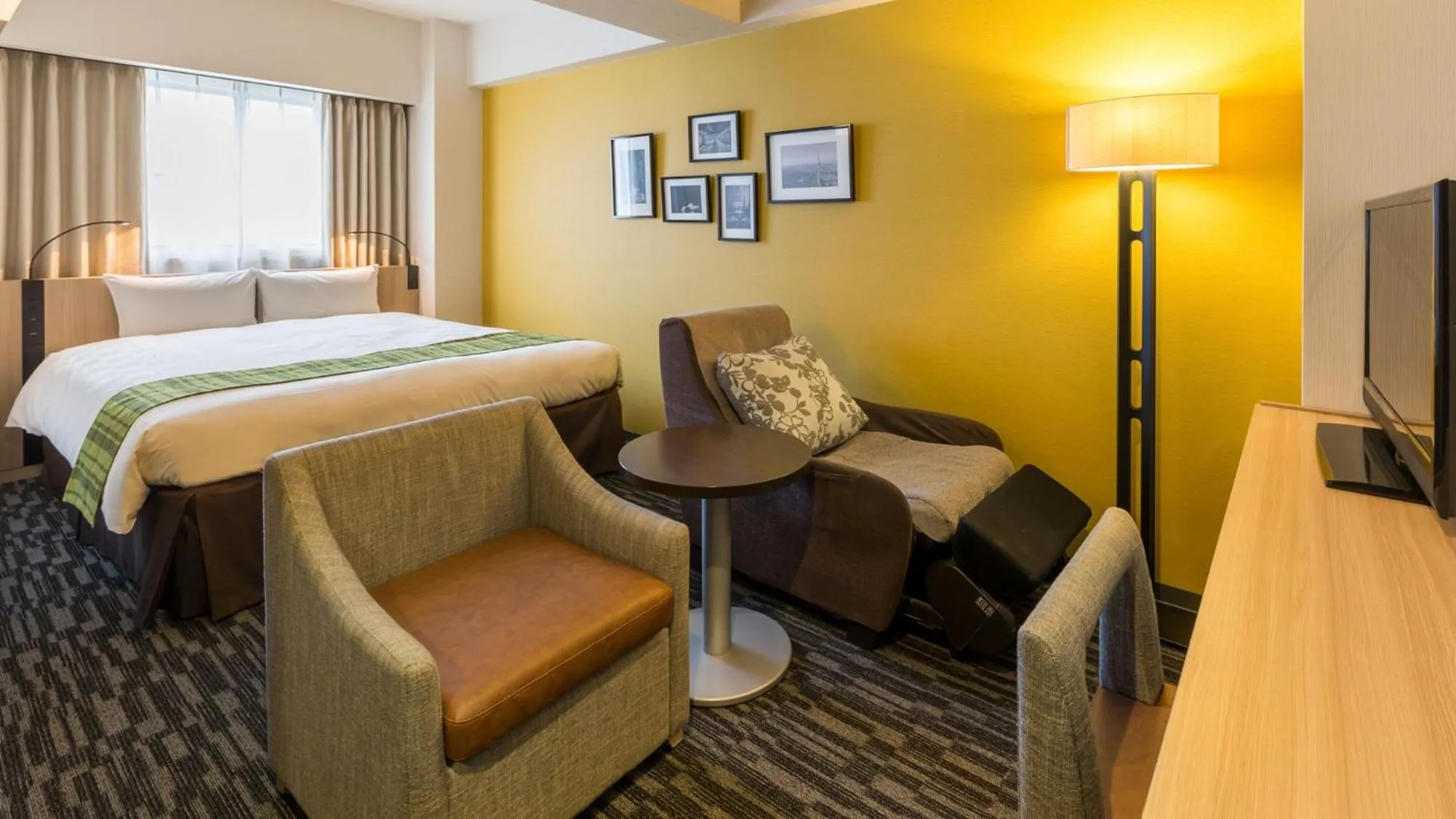 Photo of the whole room, Bed in Smile Hotel Tokyo Asagaya