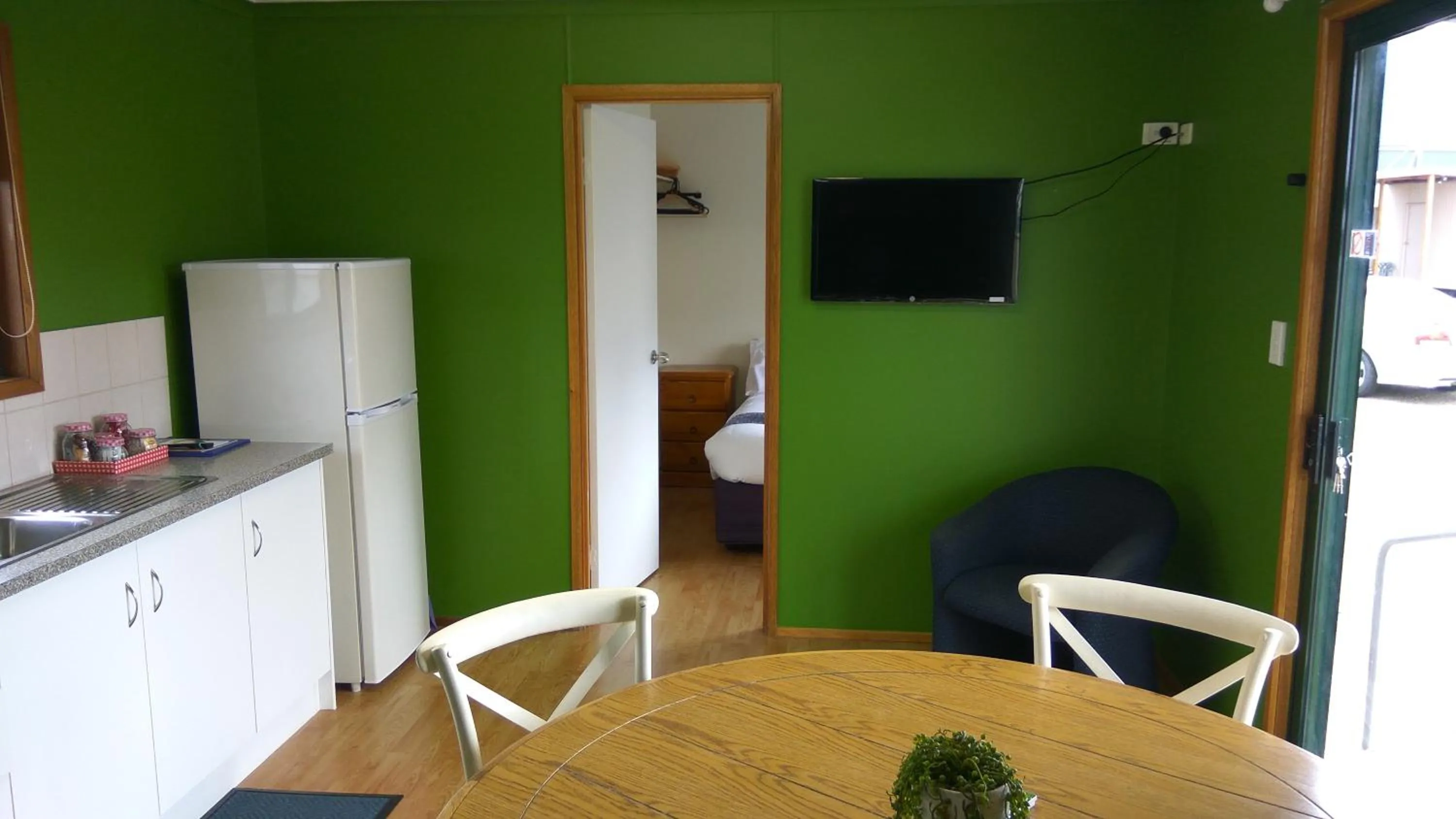 TV and multimedia in Oval Motel - Murray Bridge