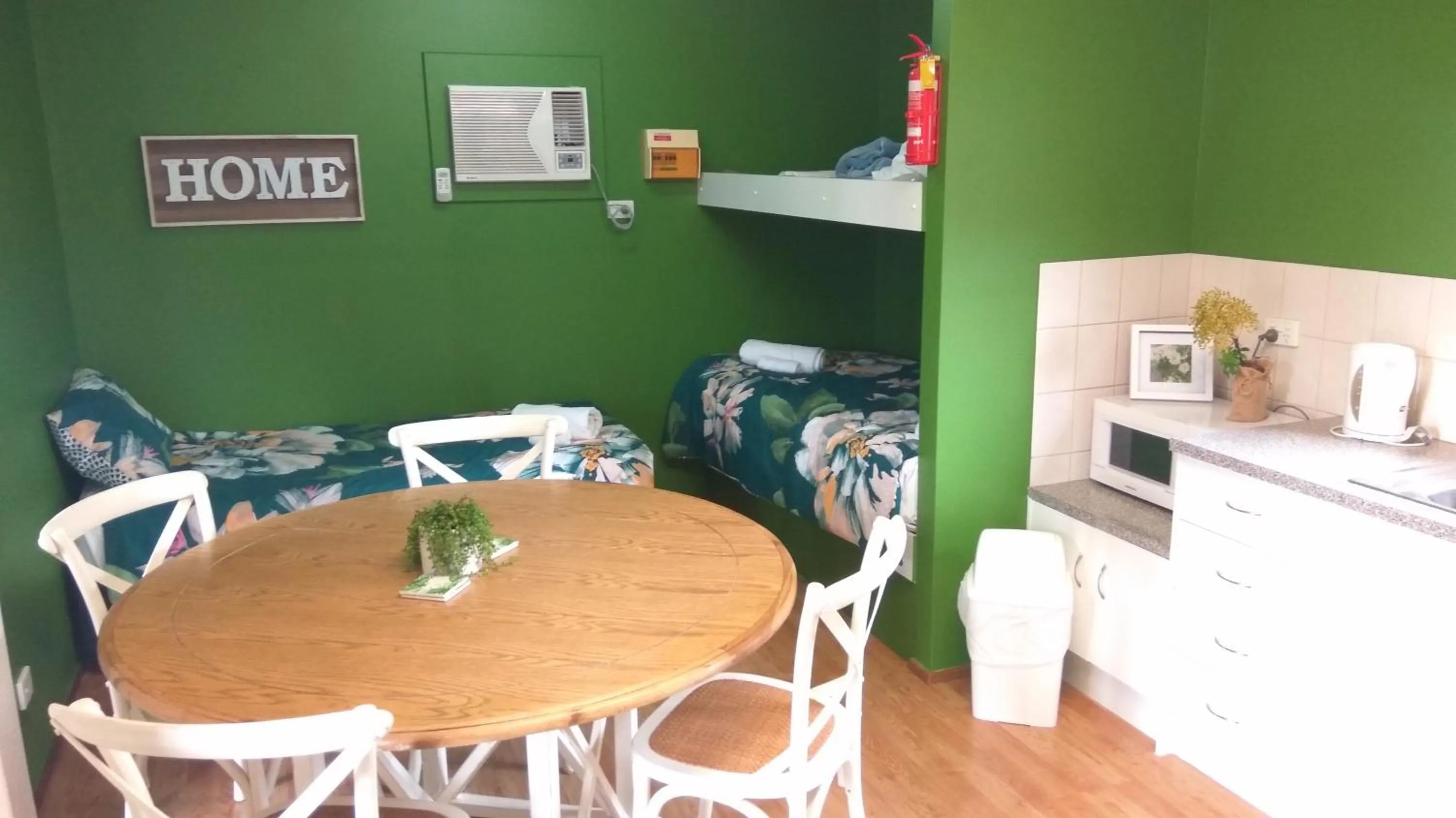 Decorative detail in Oval Motel - Murray Bridge