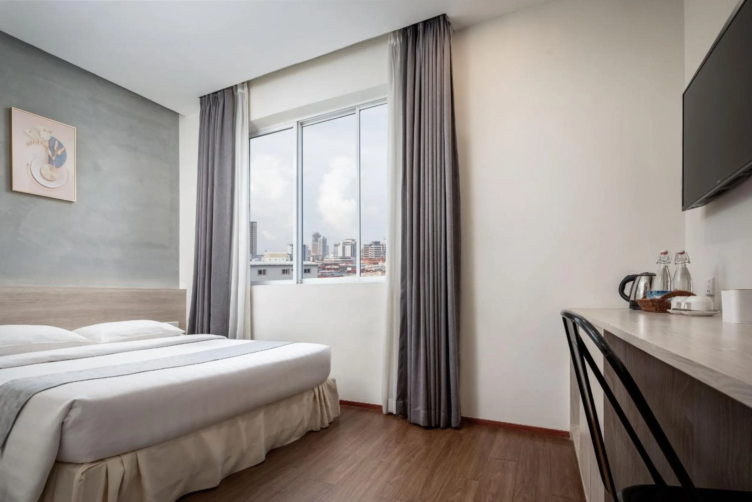 Bedroom, Bed in Joli Hotel