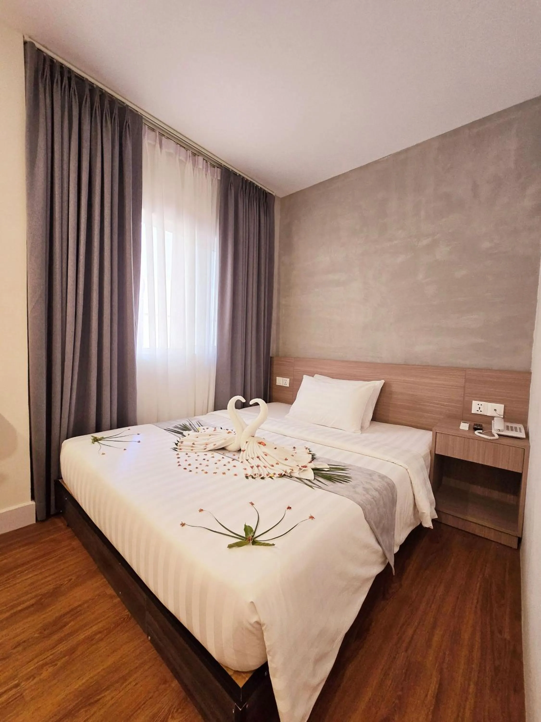 Bedroom, Bed in Joli Hotel