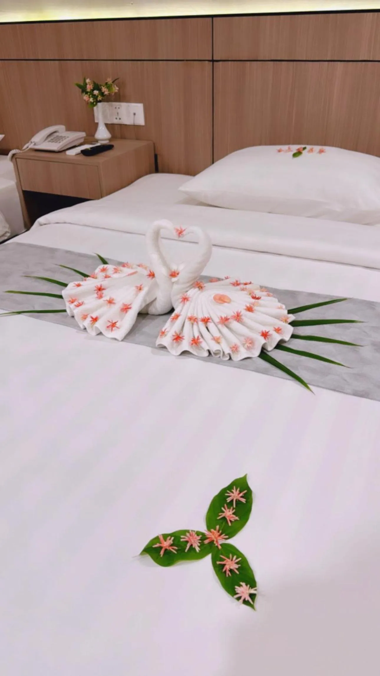 Bedroom, Bed in Joli Hotel