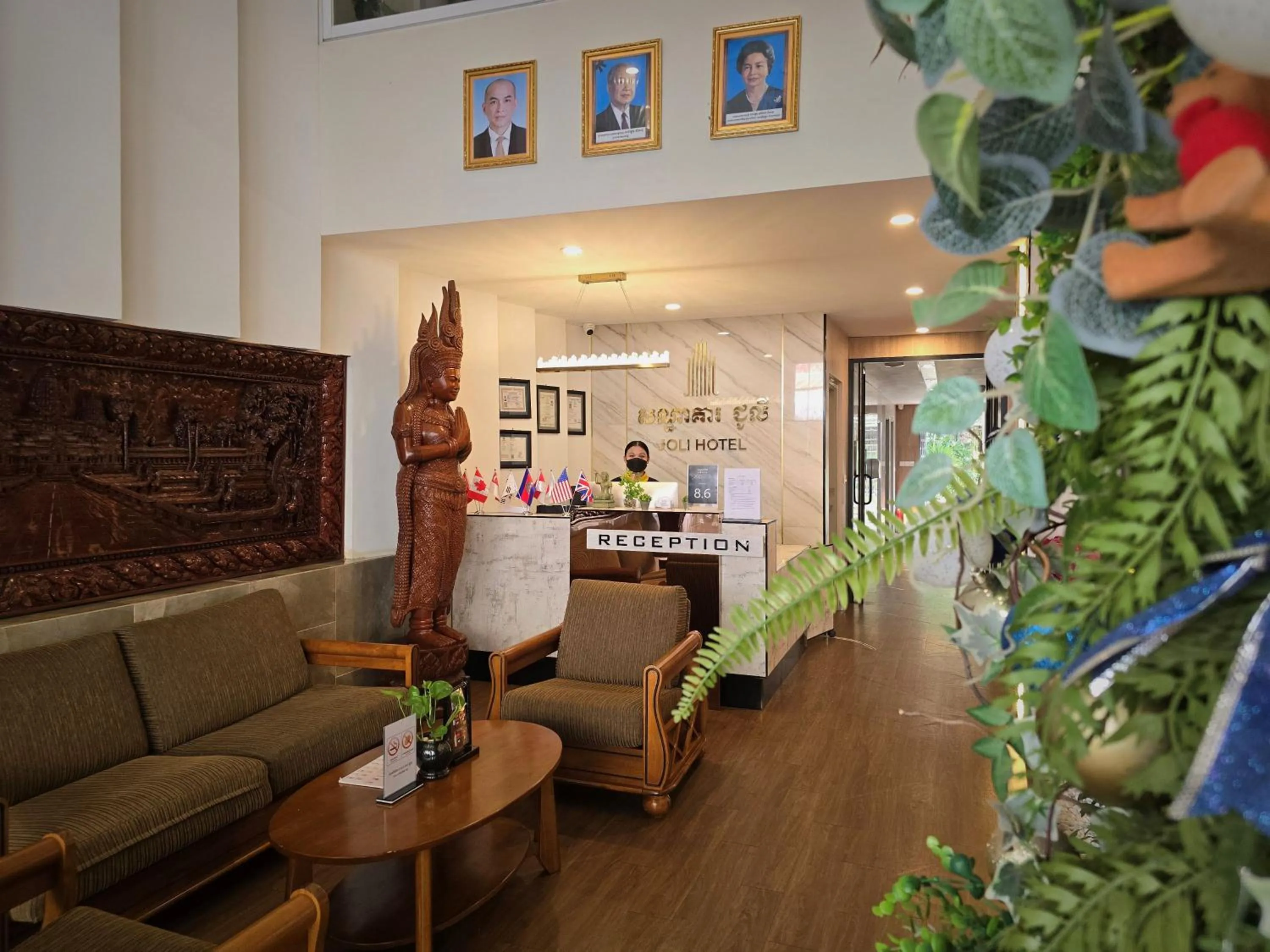 Restaurant/places to eat in Joli Hotel