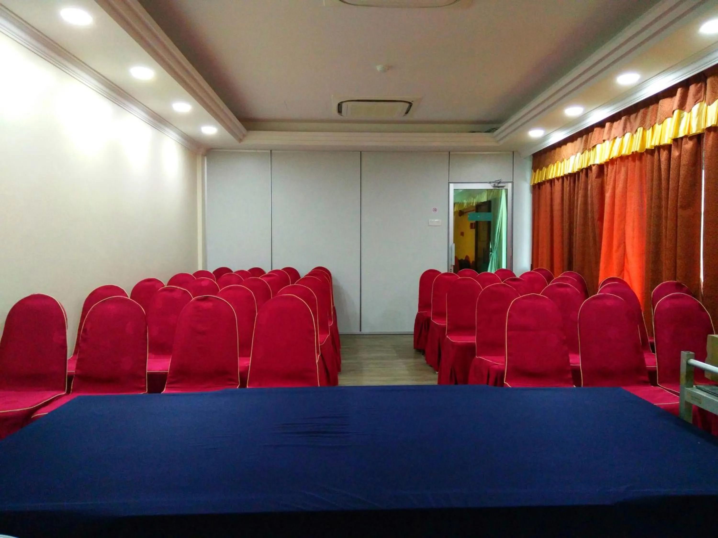 Meeting/conference room in Angsoka Hotel