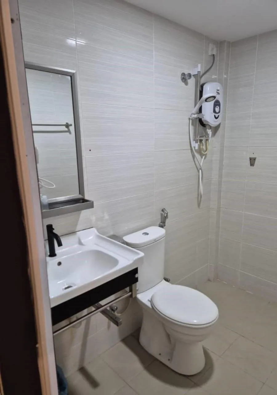 Bathroom in Angsoka Hotel