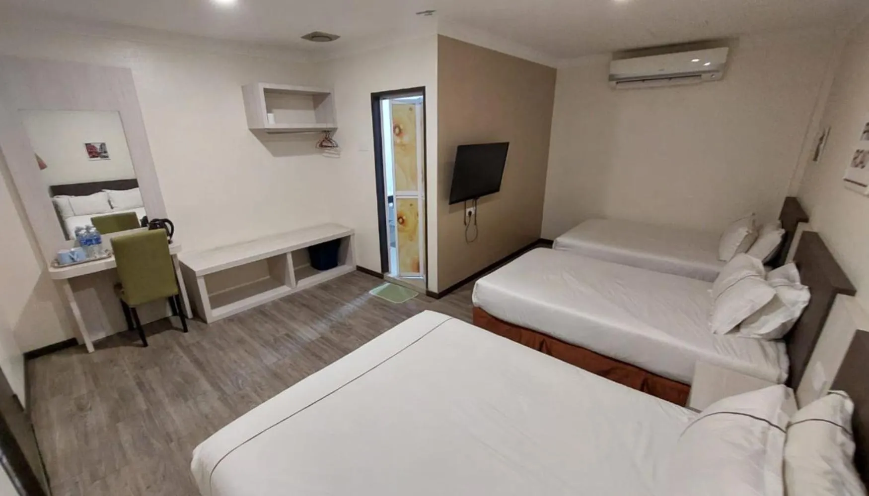 Photo of the whole room, Bed in Angsoka Hotel