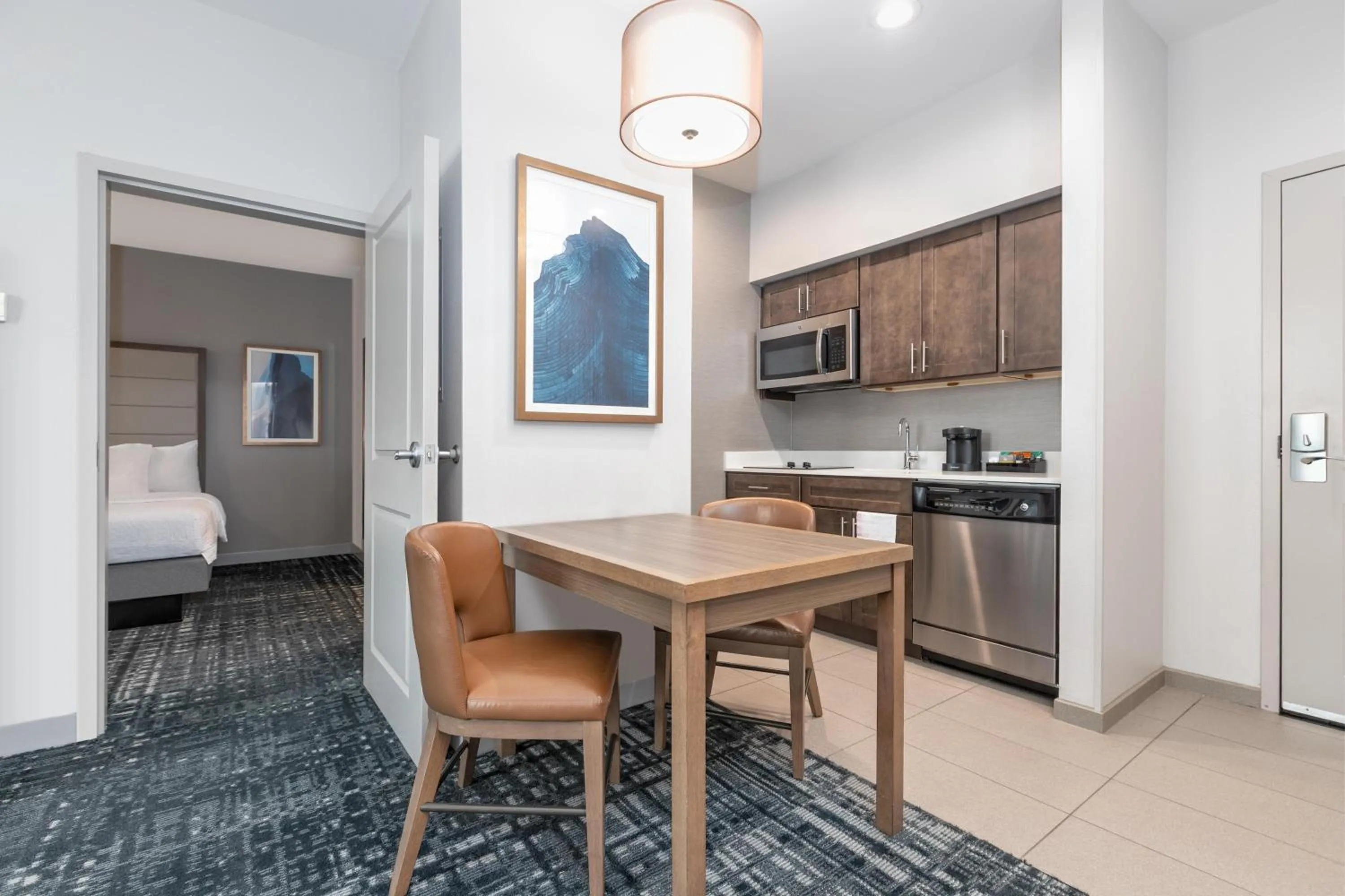 Kitchen or kitchenette, Bed in Homewood Suites By Hilton Houston Memorial