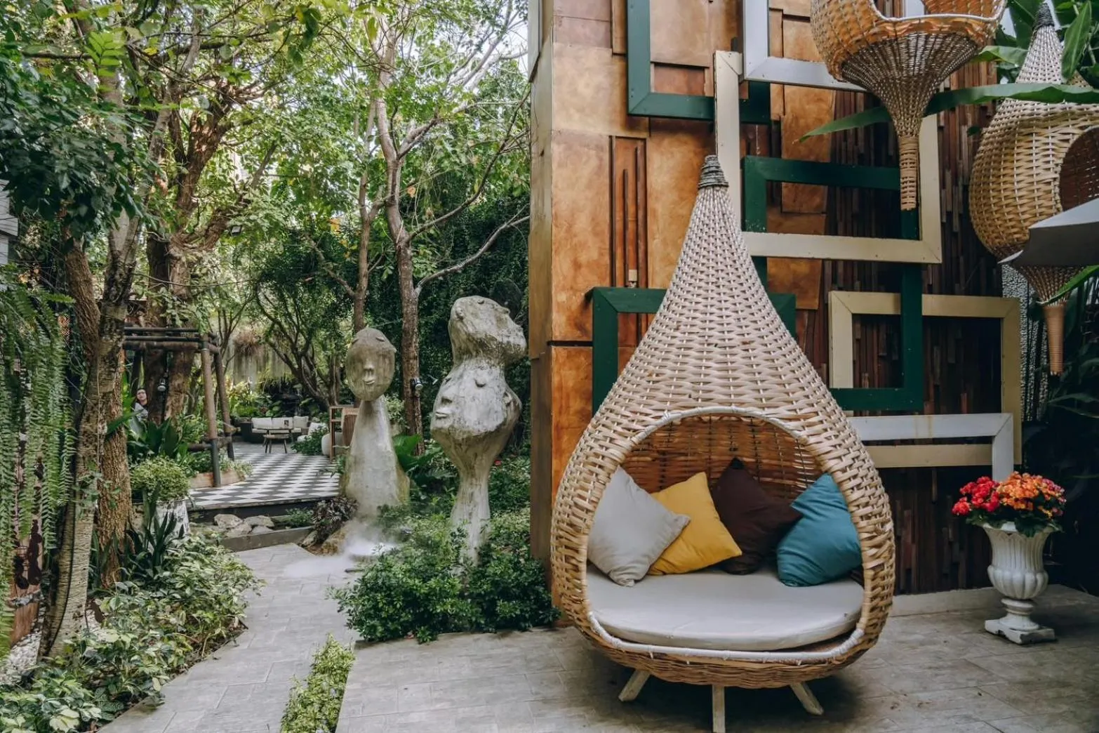 Restaurant/places to eat in Parc Borough City Resort