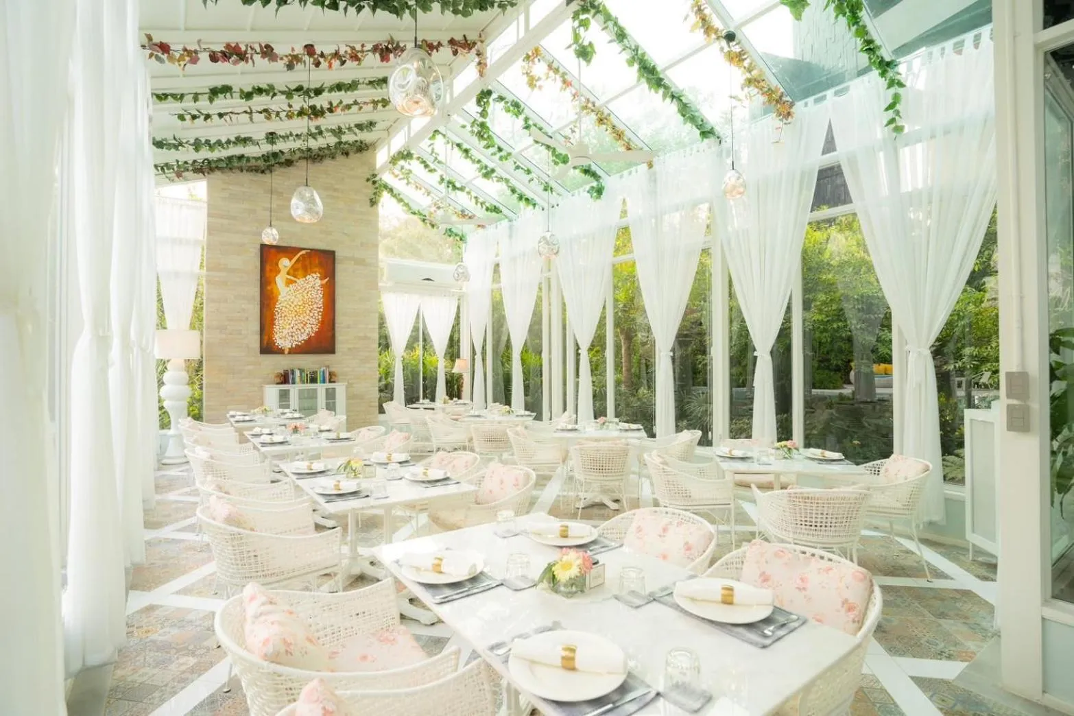 Restaurant/places to eat in Parc Borough City Resort