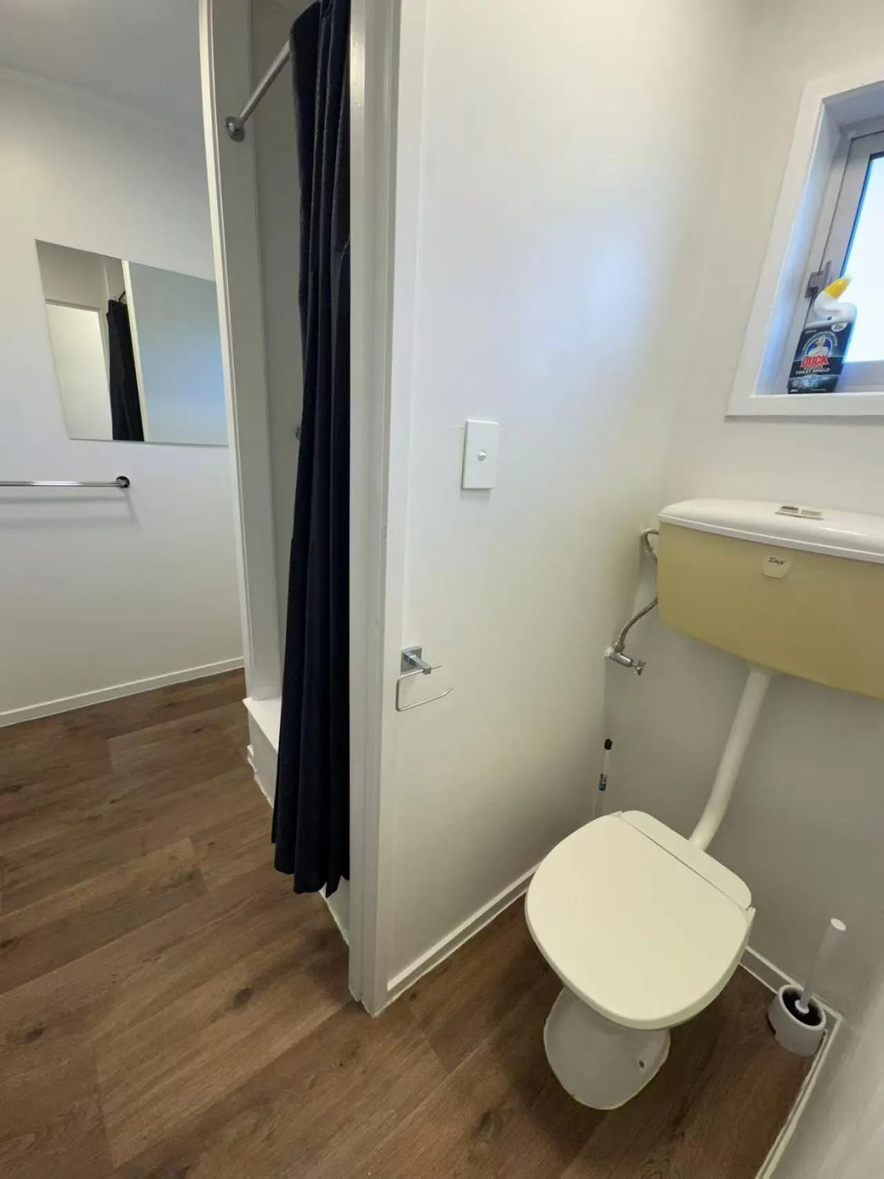 Bathroom in Siesta Motel