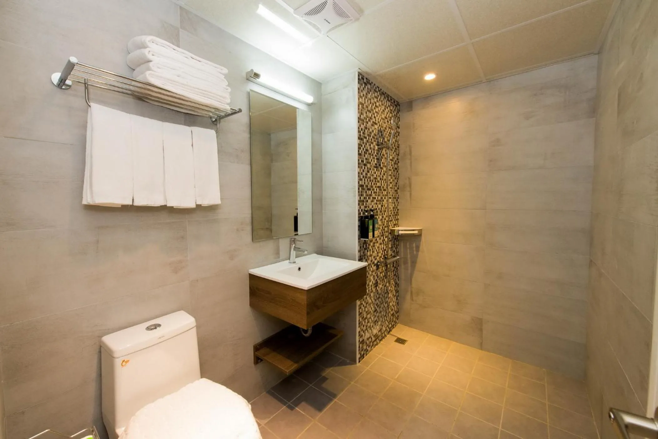 Bathroom in Traveller Inn - Mido Hotel