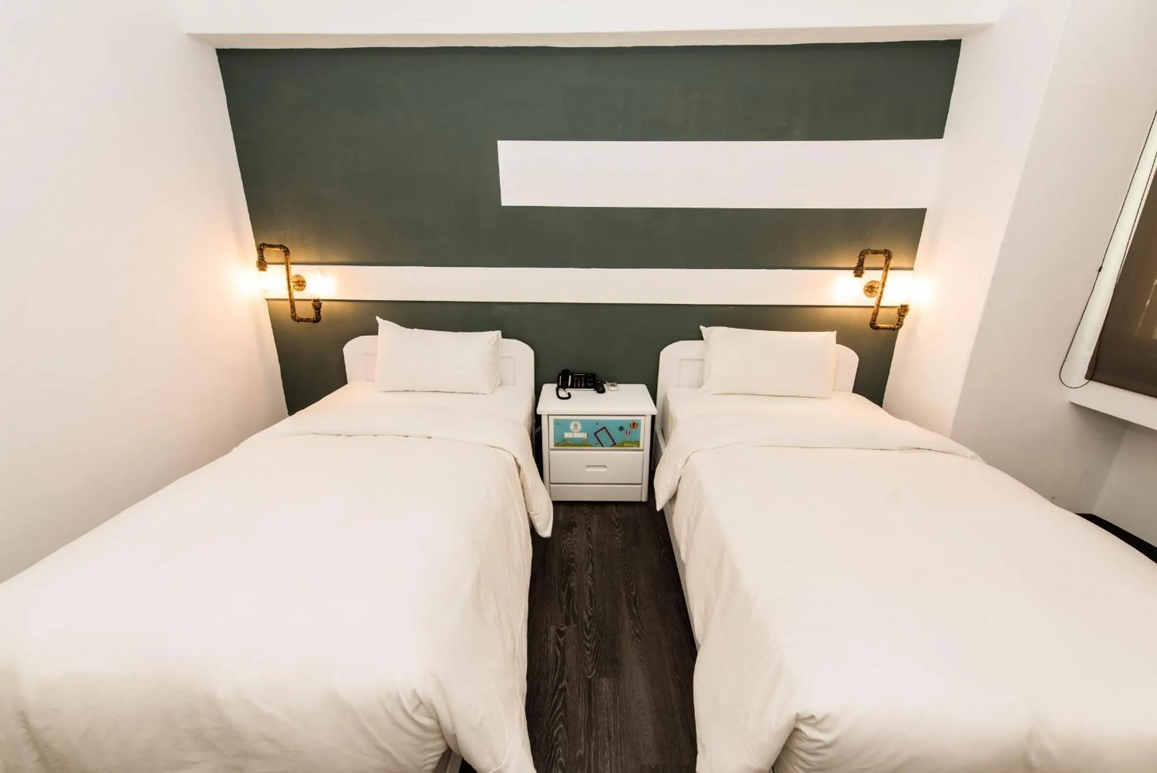 Photo of the whole room, Bed in Traveller Inn - Mido Hotel