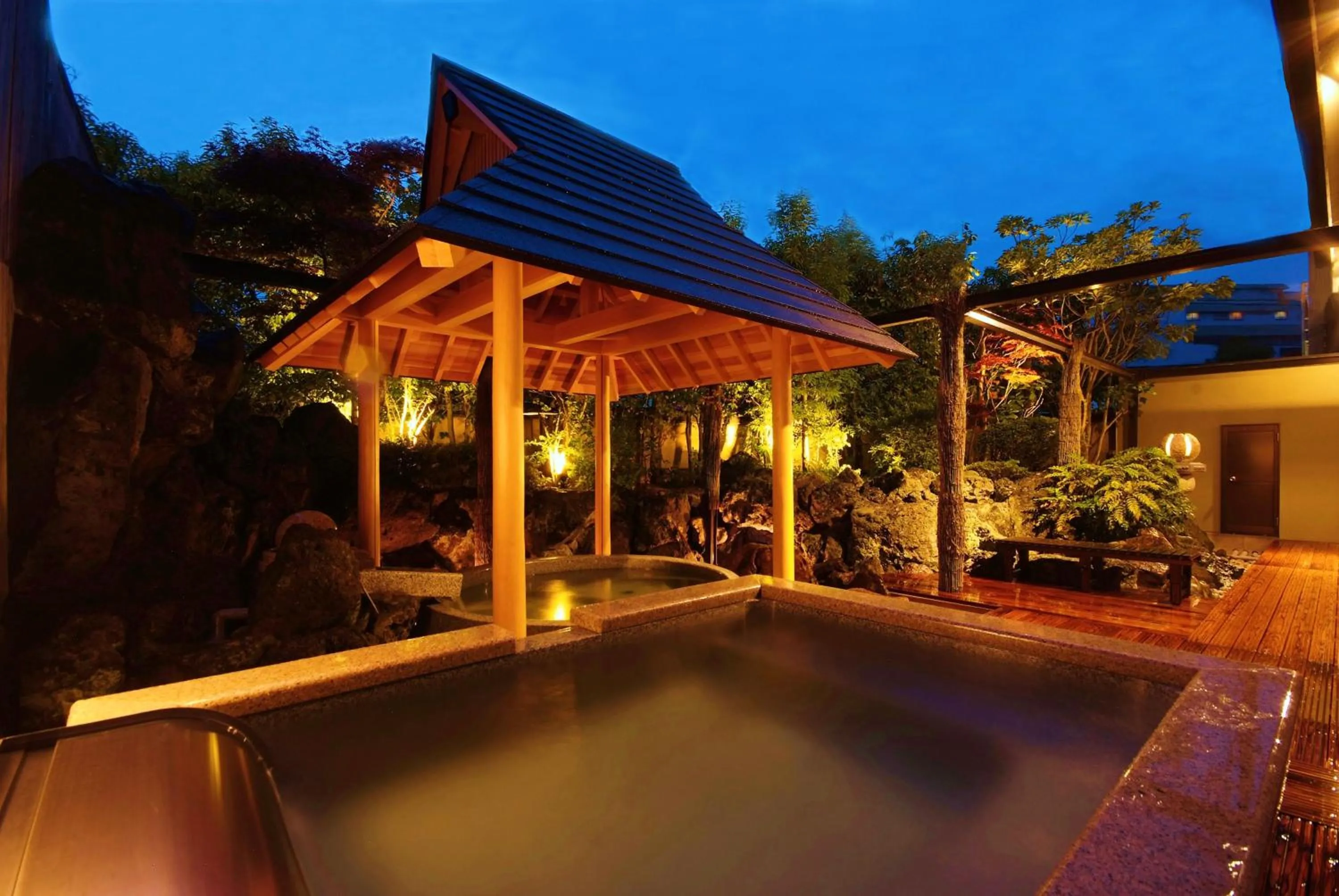 Hot Spring Bath in Onishiya Suishoen