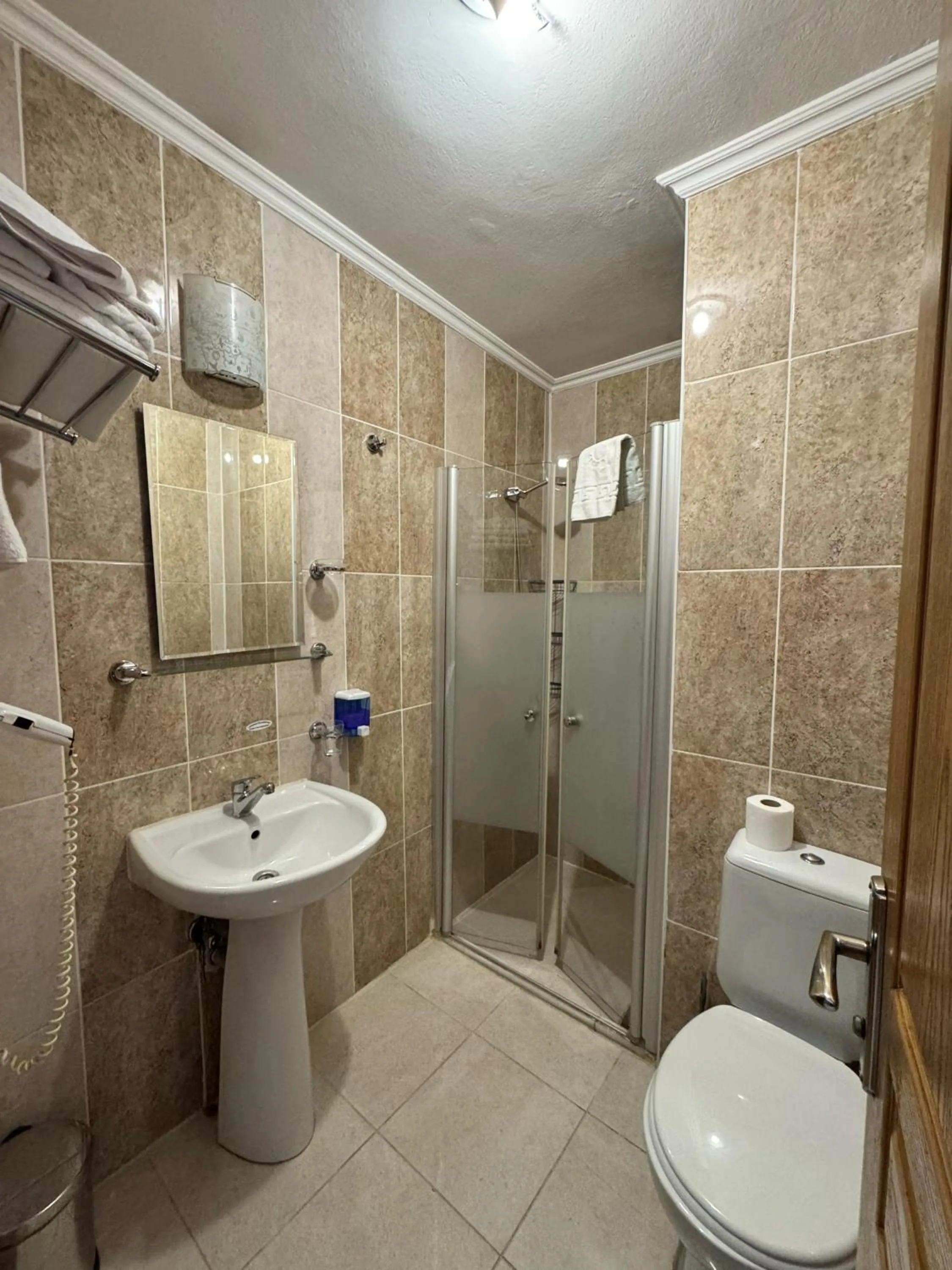 Shower in Hotel Ipekyolu