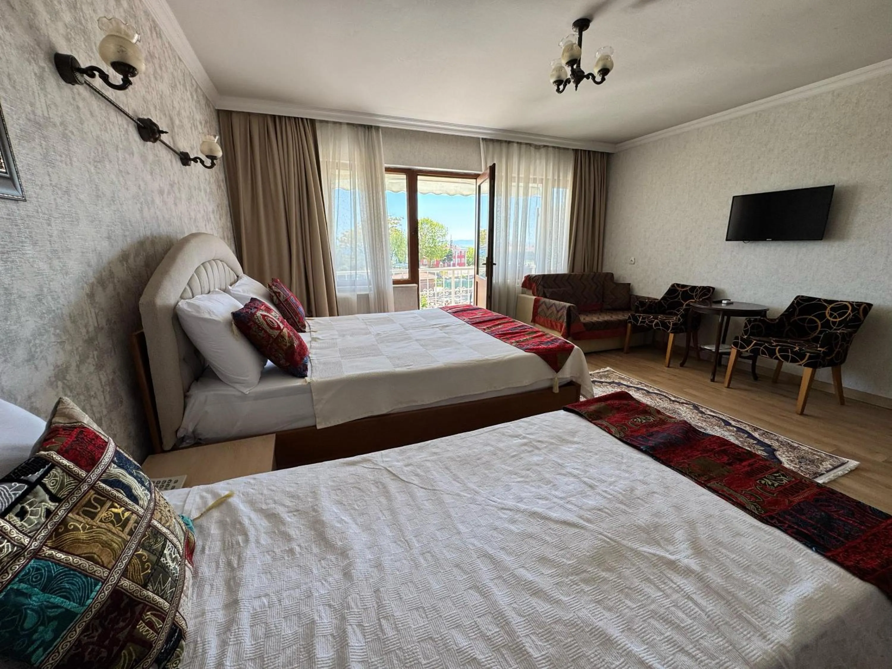 Photo of the whole room, Bed in Hotel Ipekyolu