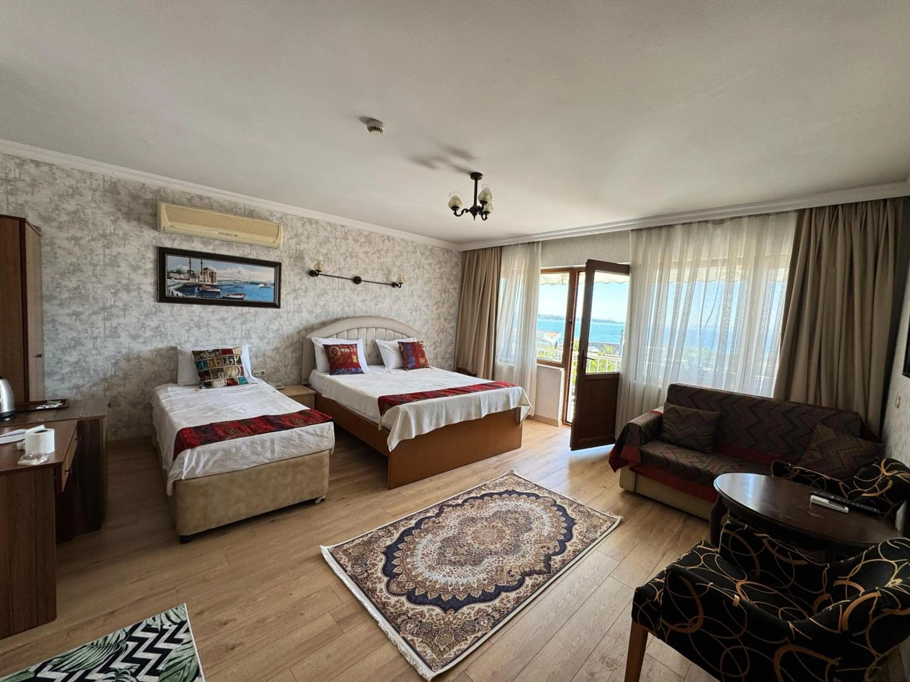 Photo of the whole room, Bed in Hotel Ipekyolu