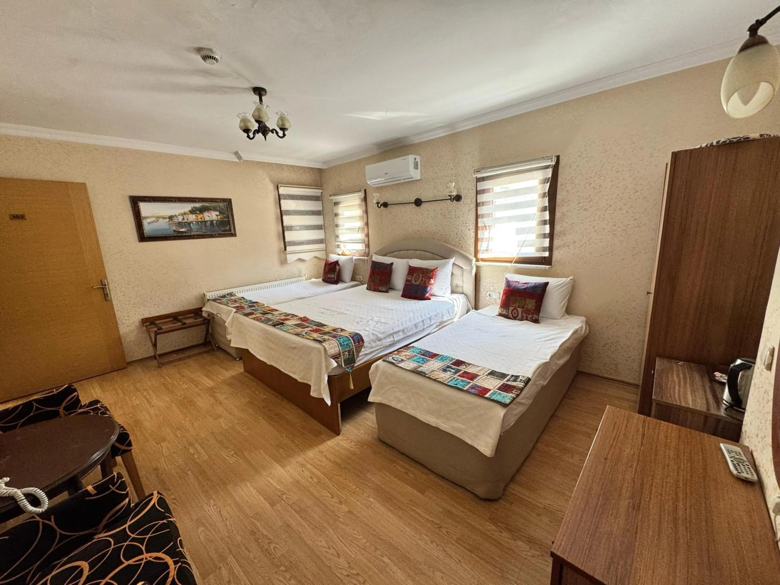 Photo of the whole room, Bed in Hotel Ipekyolu