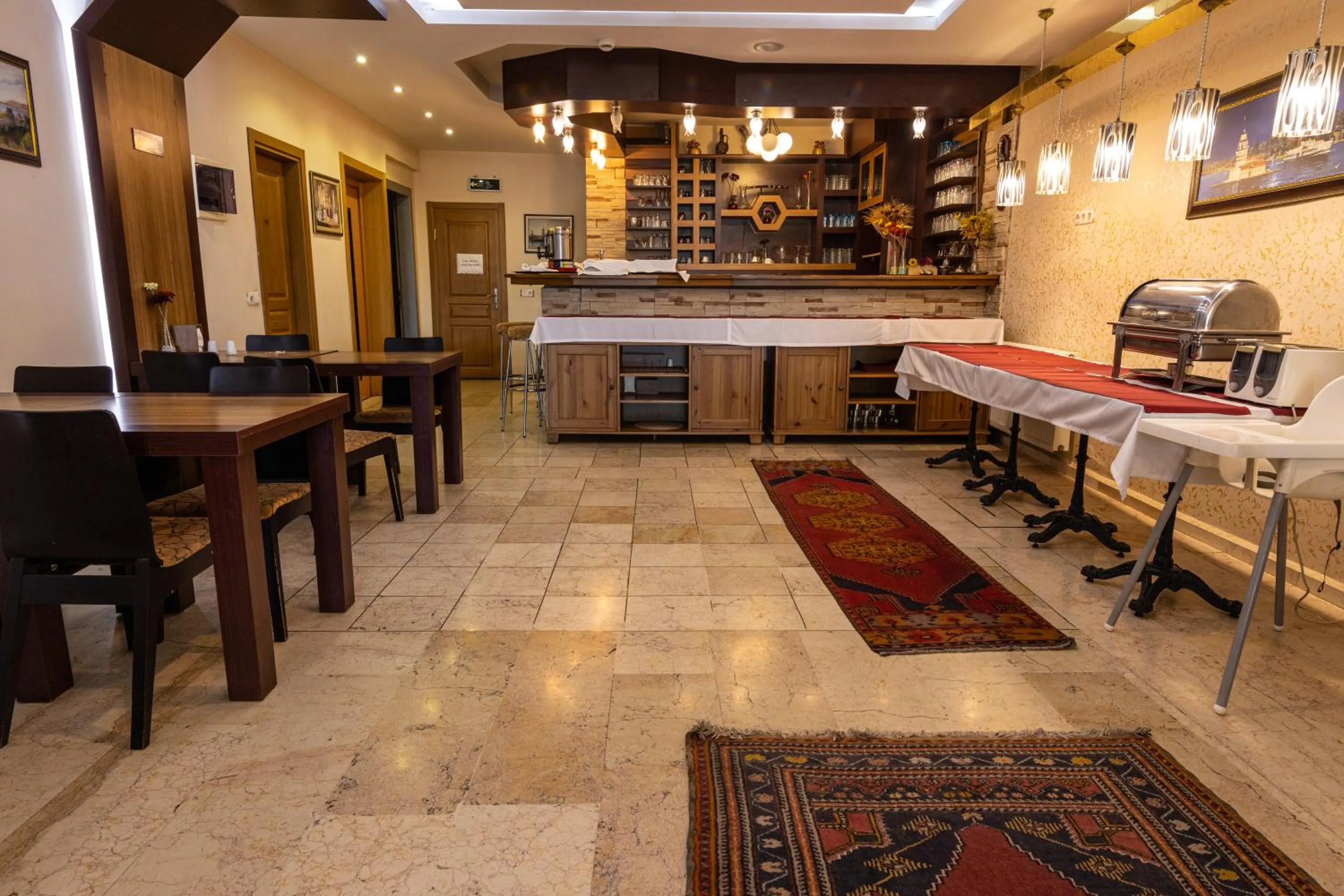 Restaurant/places to eat in Hotel Ipekyolu
