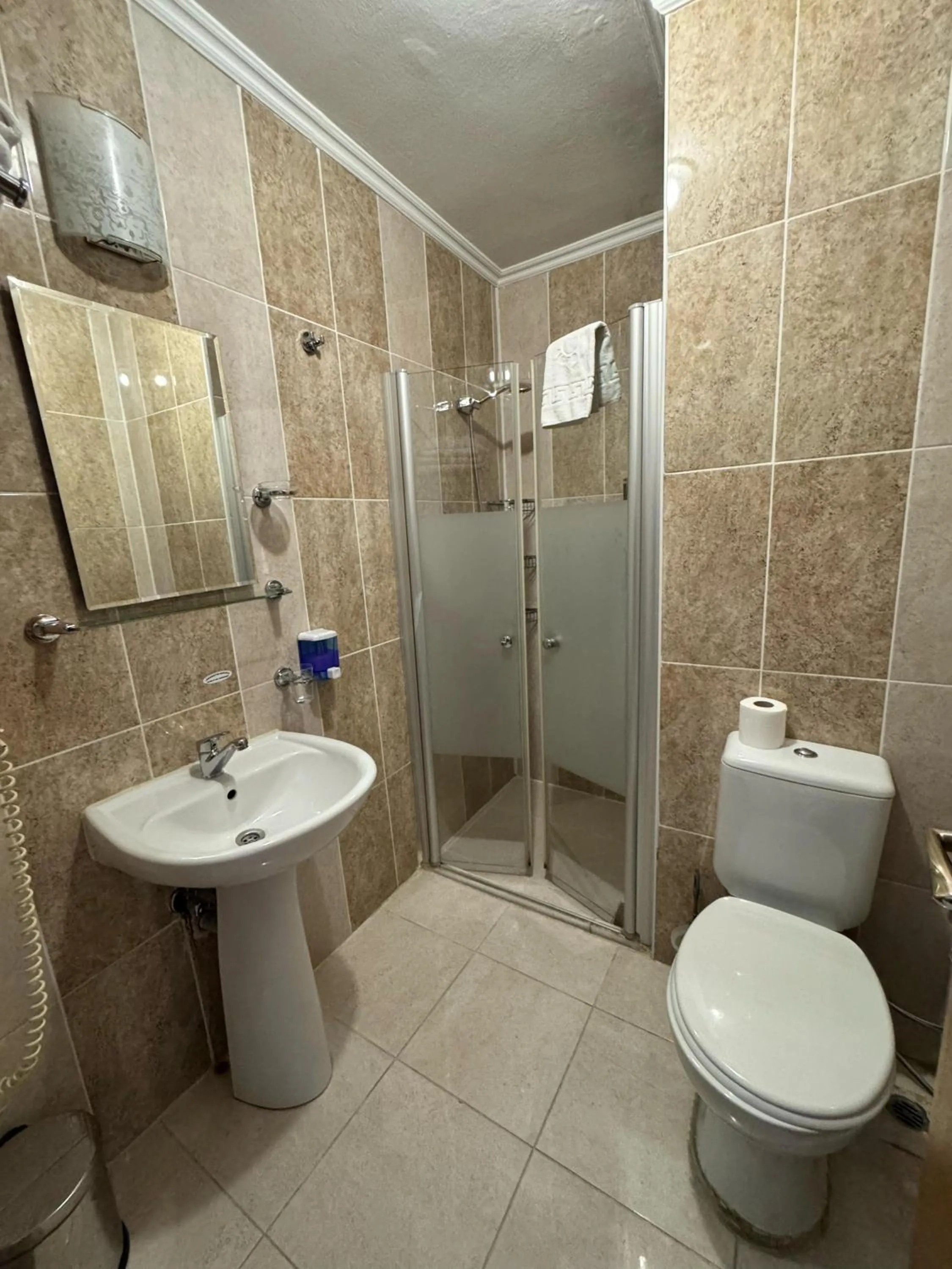 Shower in Hotel Ipekyolu