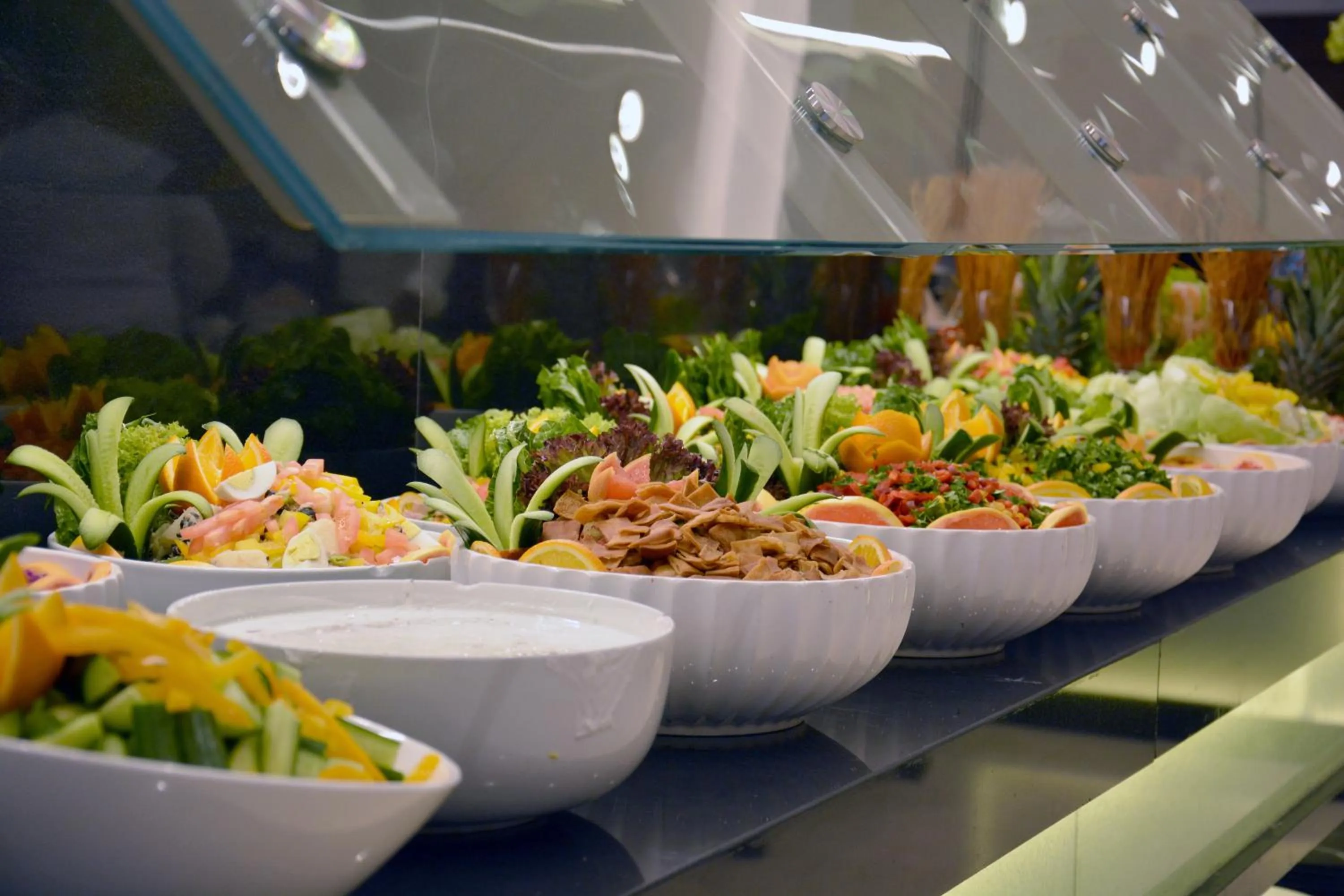 Restaurant/places to eat in MADEN Hotel