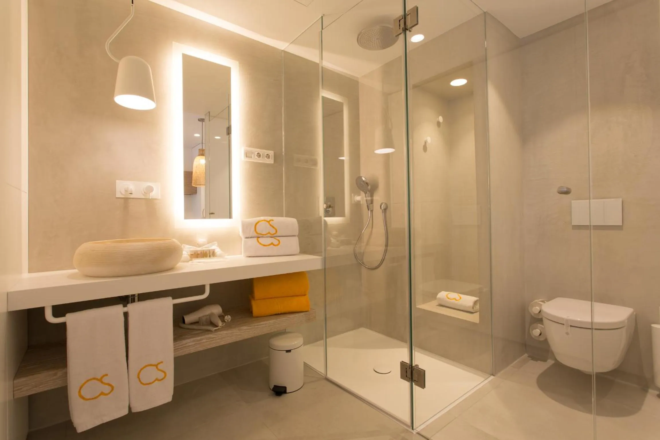 Shower in Sa Pedrera Suites & Spa